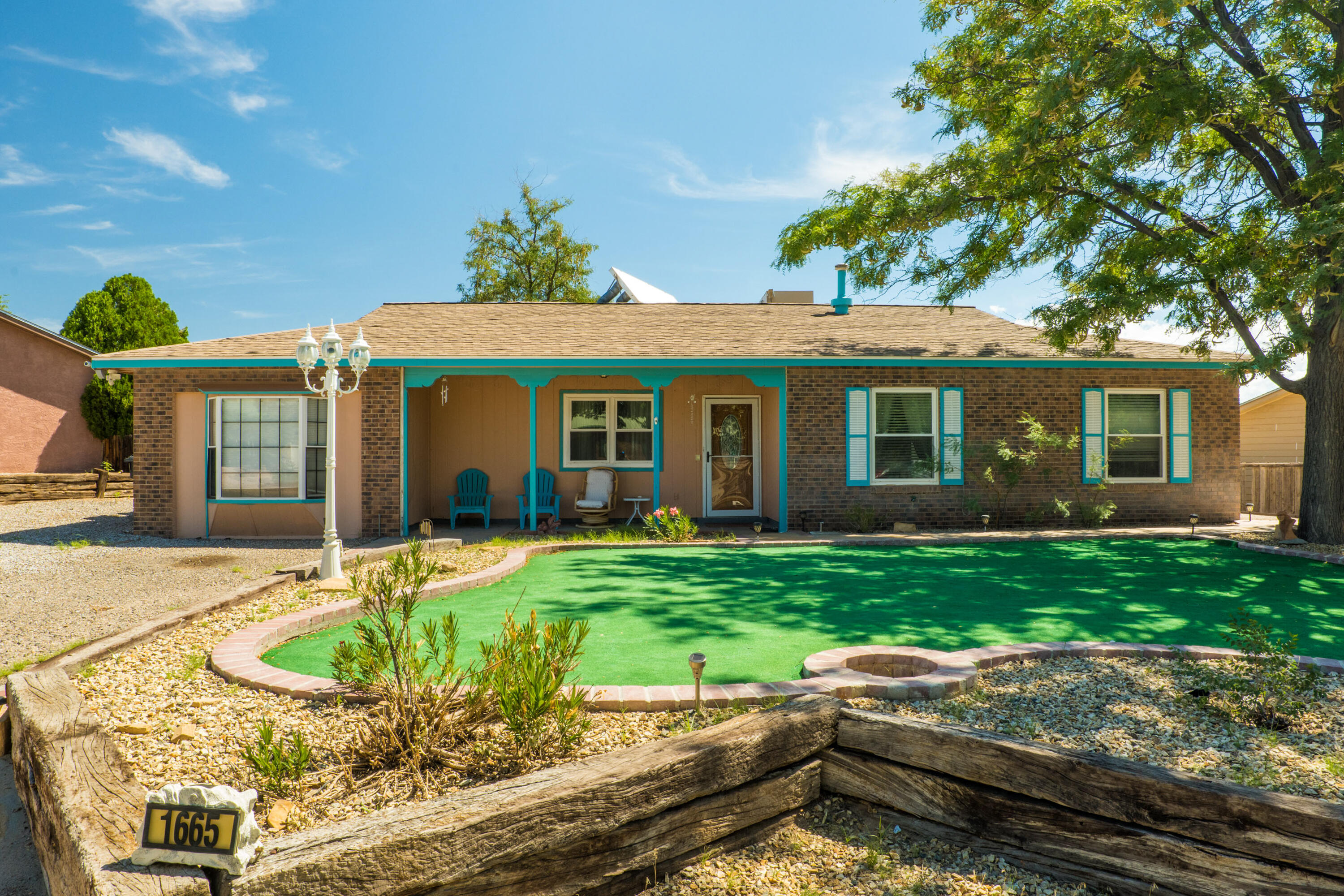1665 Domain Loop SE, Rio Rancho, NM 87124