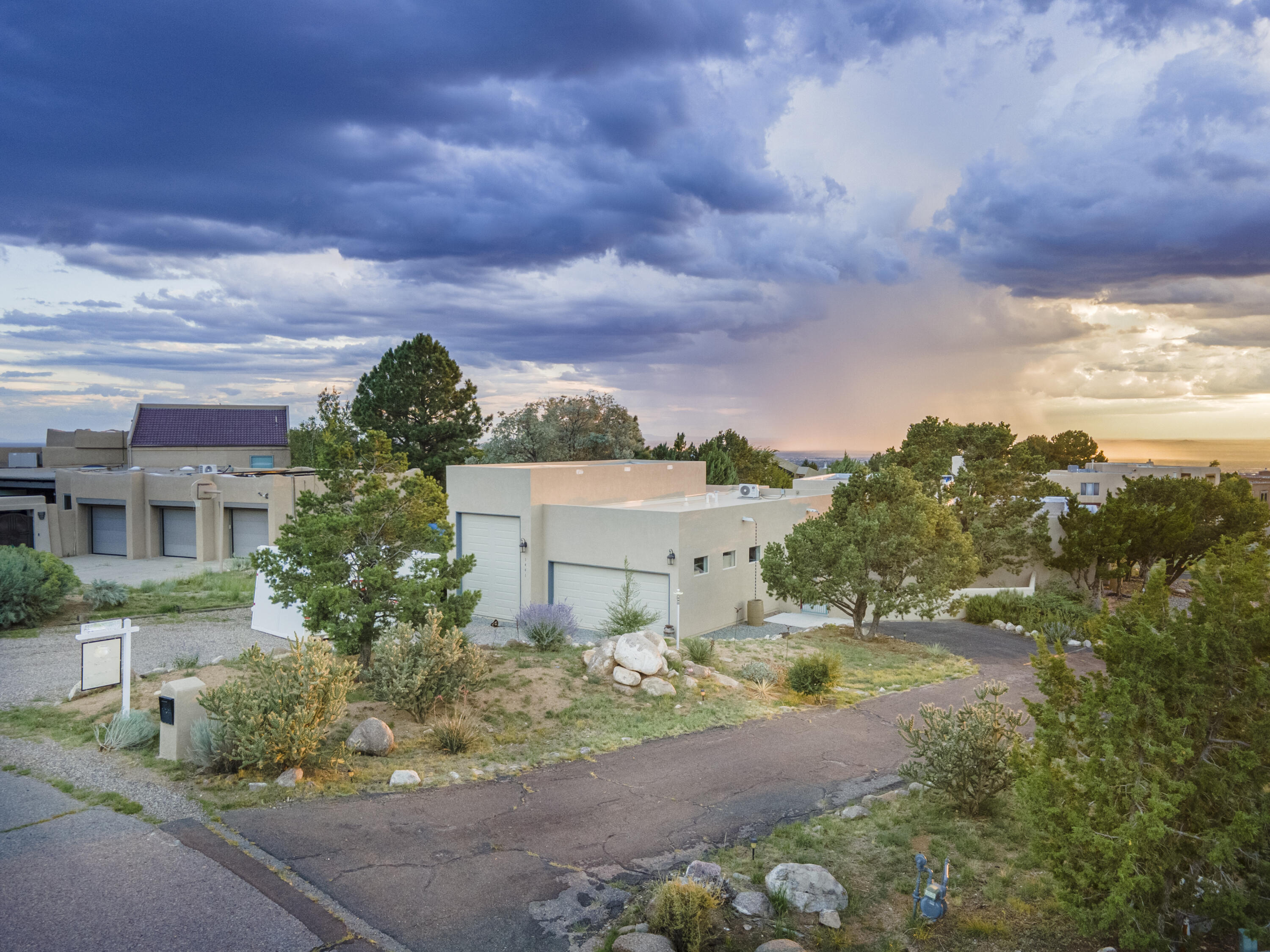 1441 Honeysuckle Drive NE, Albuquerque, NM 87122