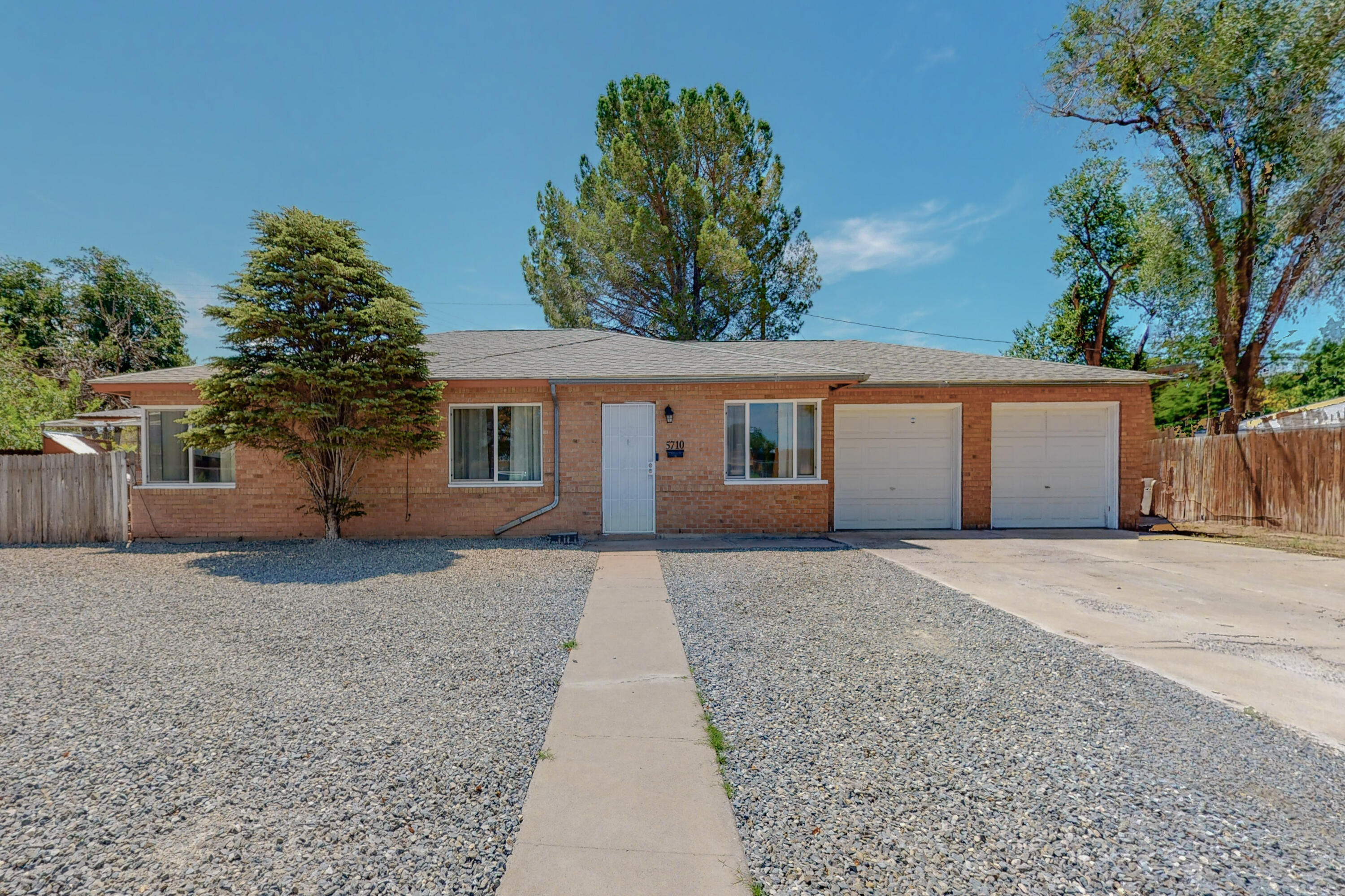 5710 Haines Avenue NE, Albuquerque, NM 87110