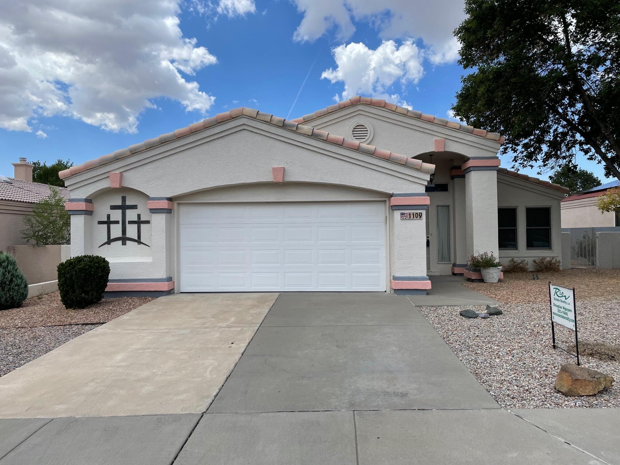 1109 Salinas Street SE, Albuquerque, NM 87123