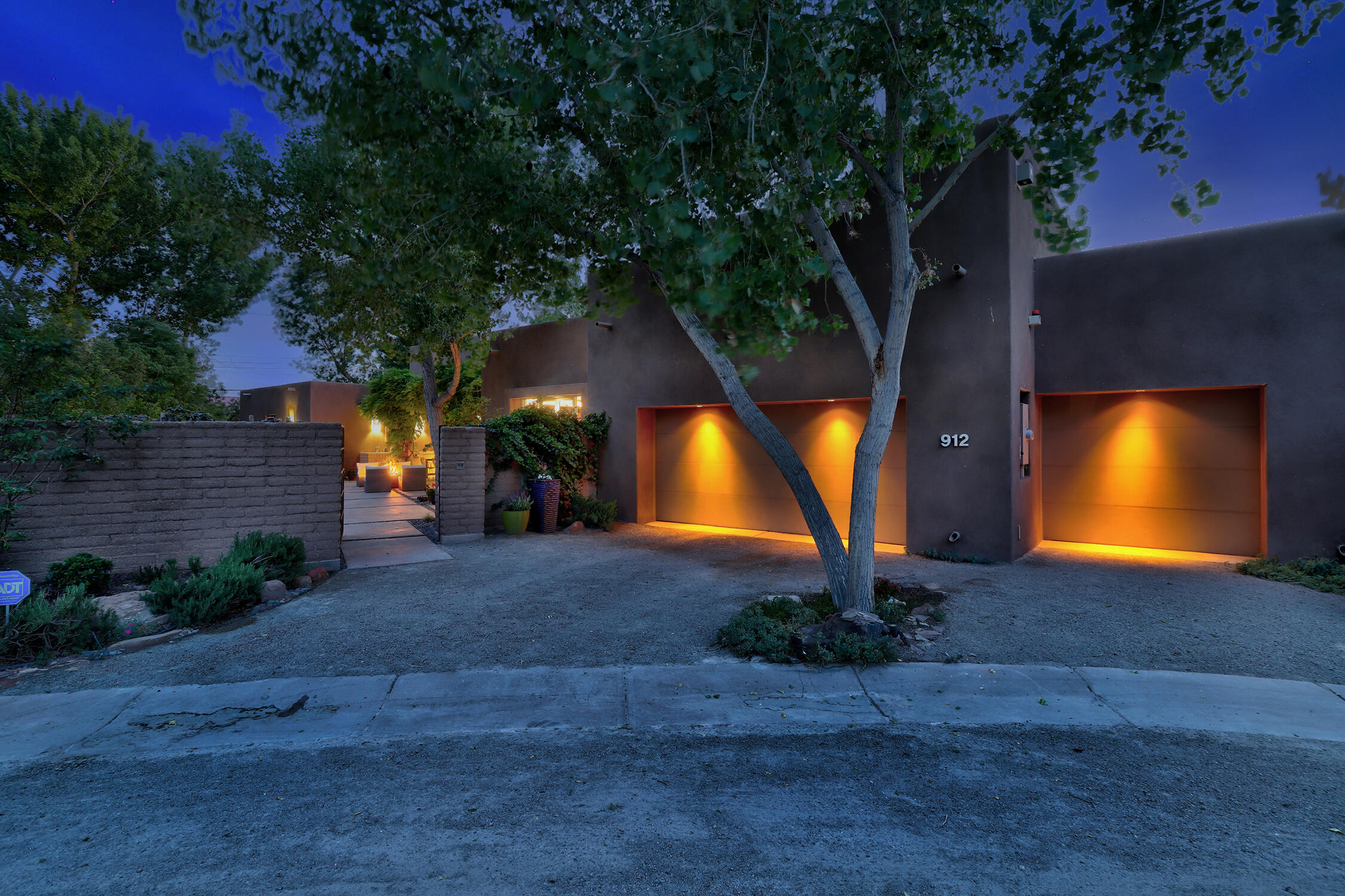 912 Acequia Escondida NW, Albuquerque, NM 87104