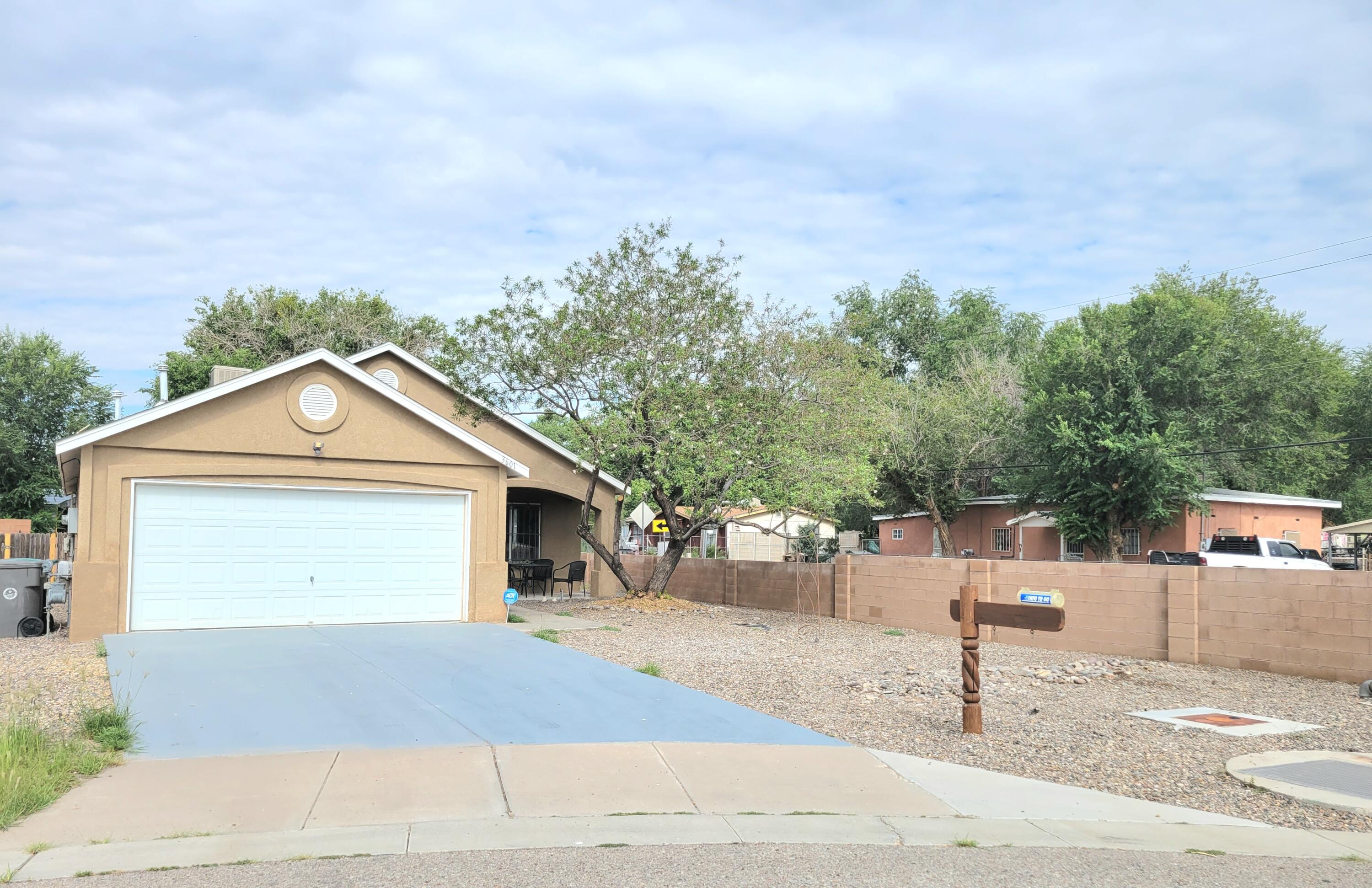 3601 Big Cottonwood Court SW, Albuquerque, NM 87105