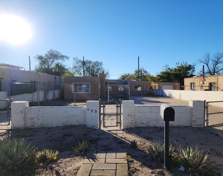 403 Chama Street NE, Albuquerque, NM 87108