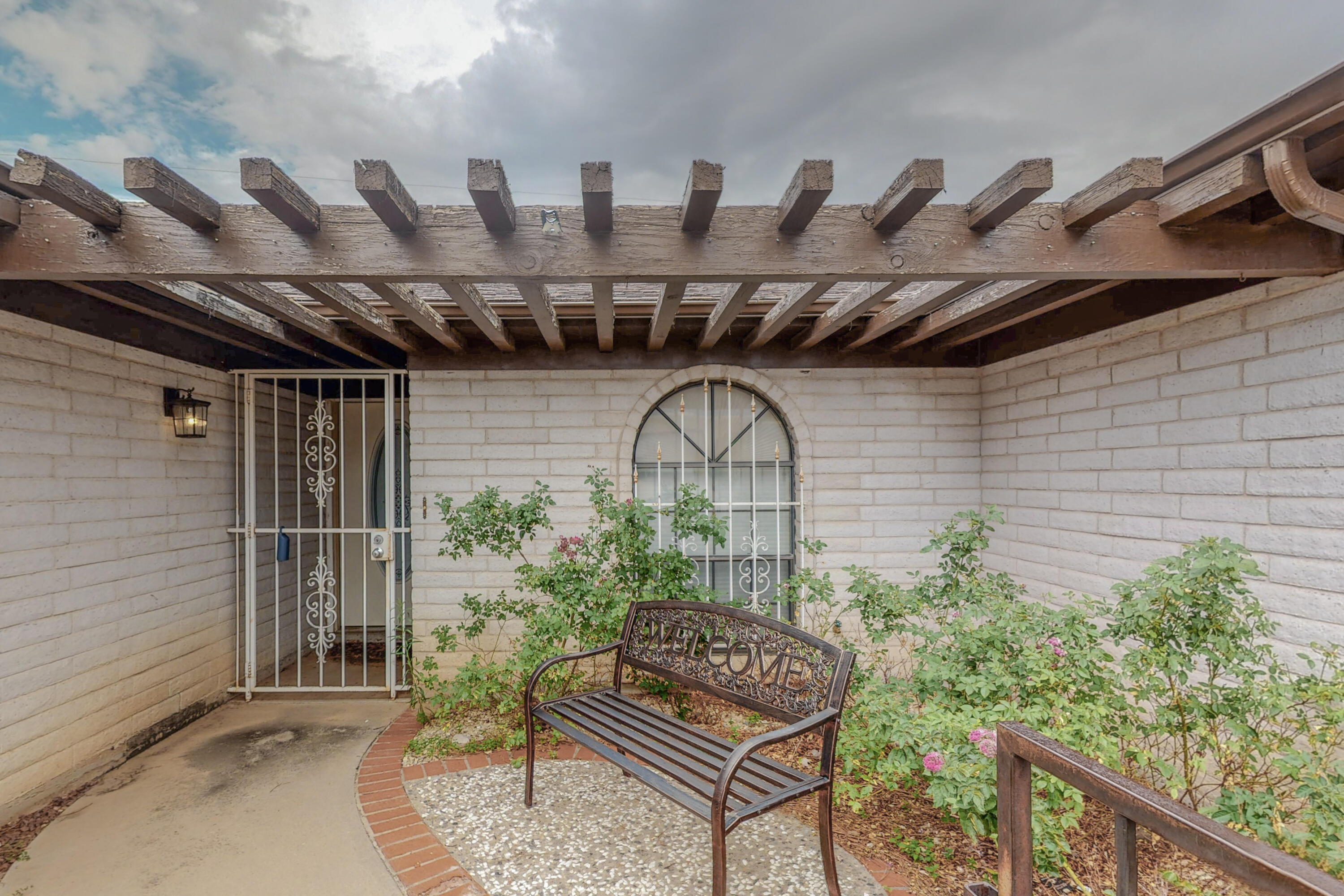 2002 Spring Drive SE, Rio Rancho, NM 87124