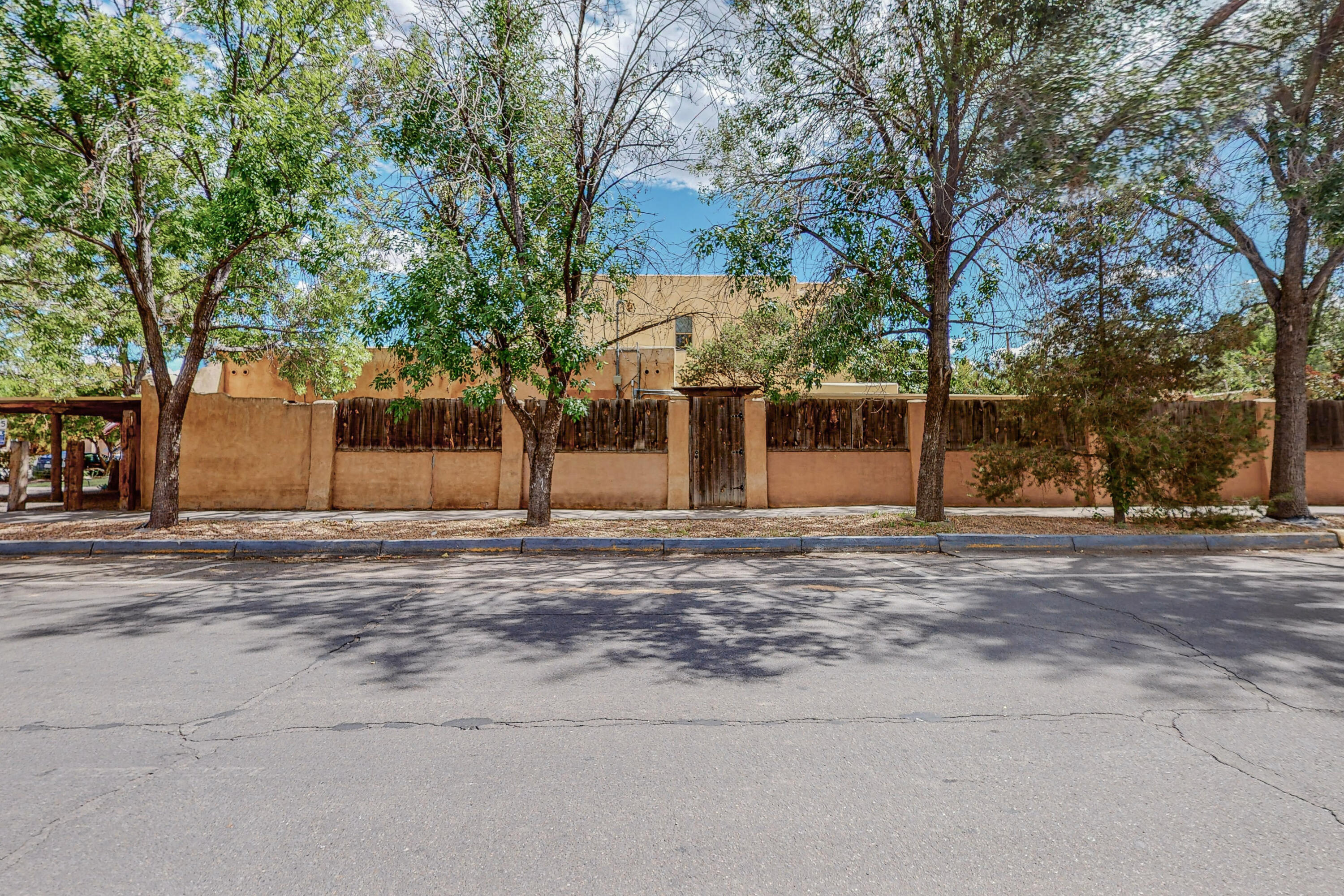 201 Richmond Drive SE, Albuquerque, NM 87106