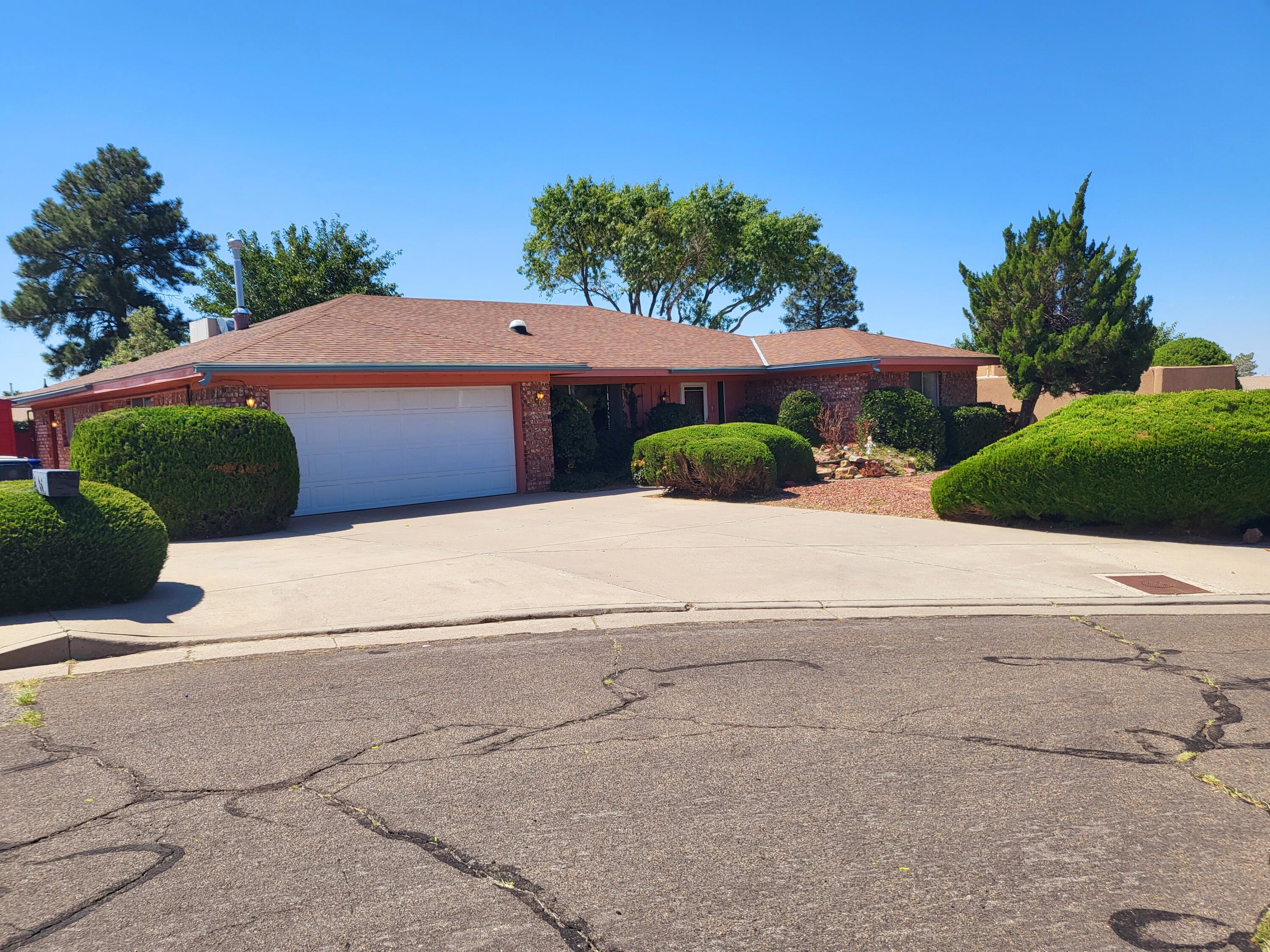 12012 Carl Court NE, Albuquerque, NM 87112