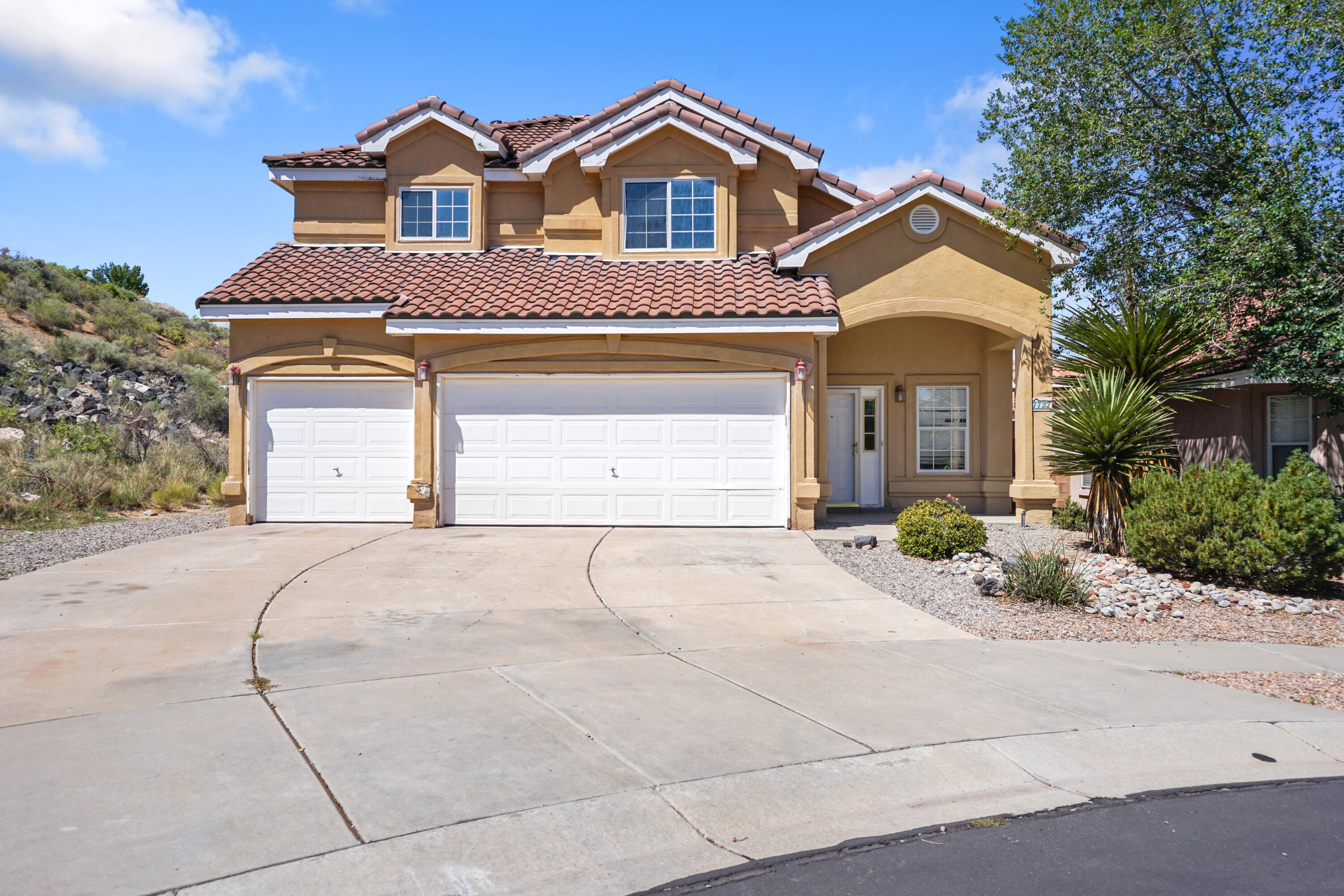 7727 Brianne Avenue NW, Albuquerque, NM 87114