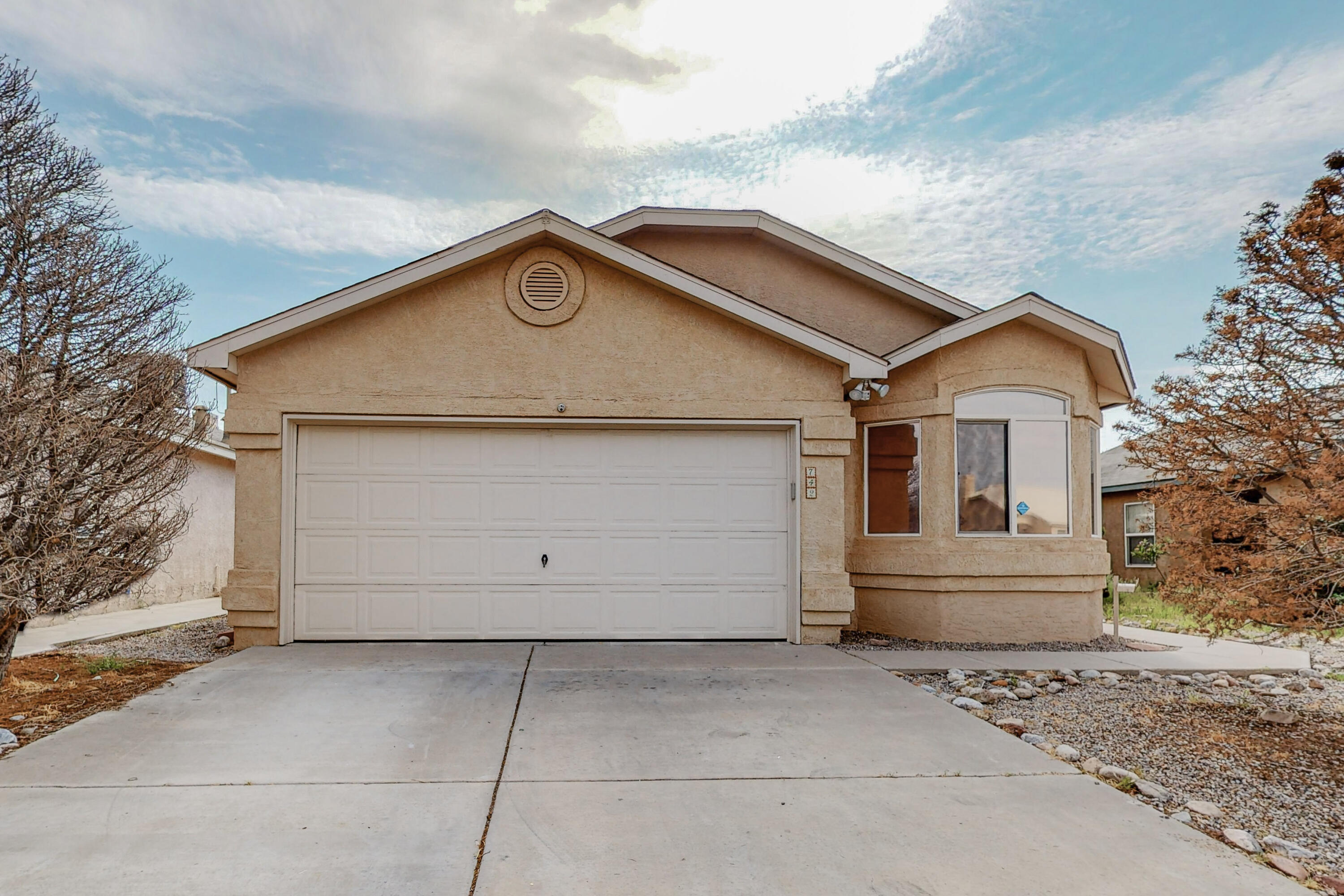 742 Malachite Drive SW, Albuquerque, NM 87121