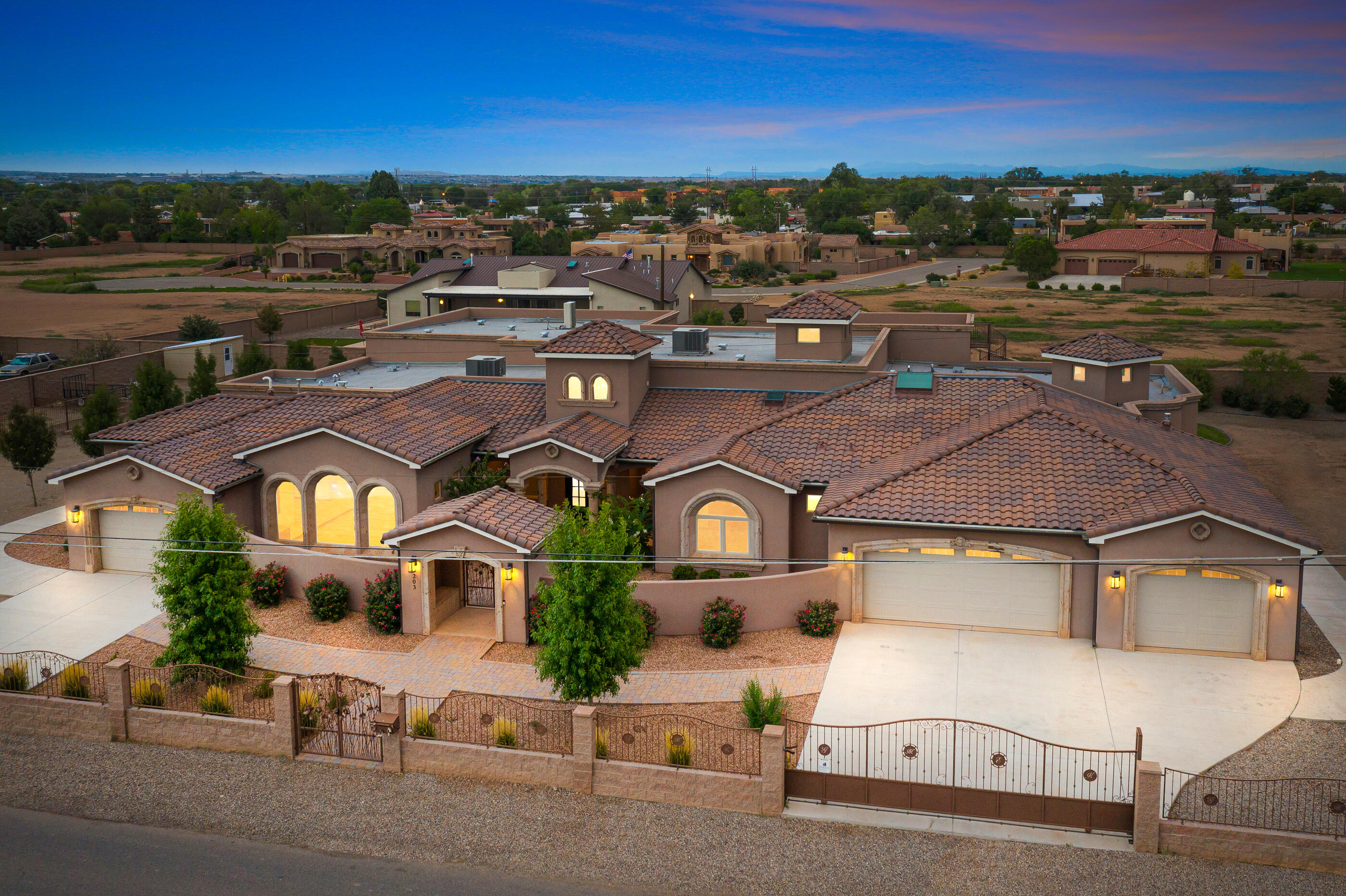 203 Ranchitos Road NW, Albuquerque, NM 87114