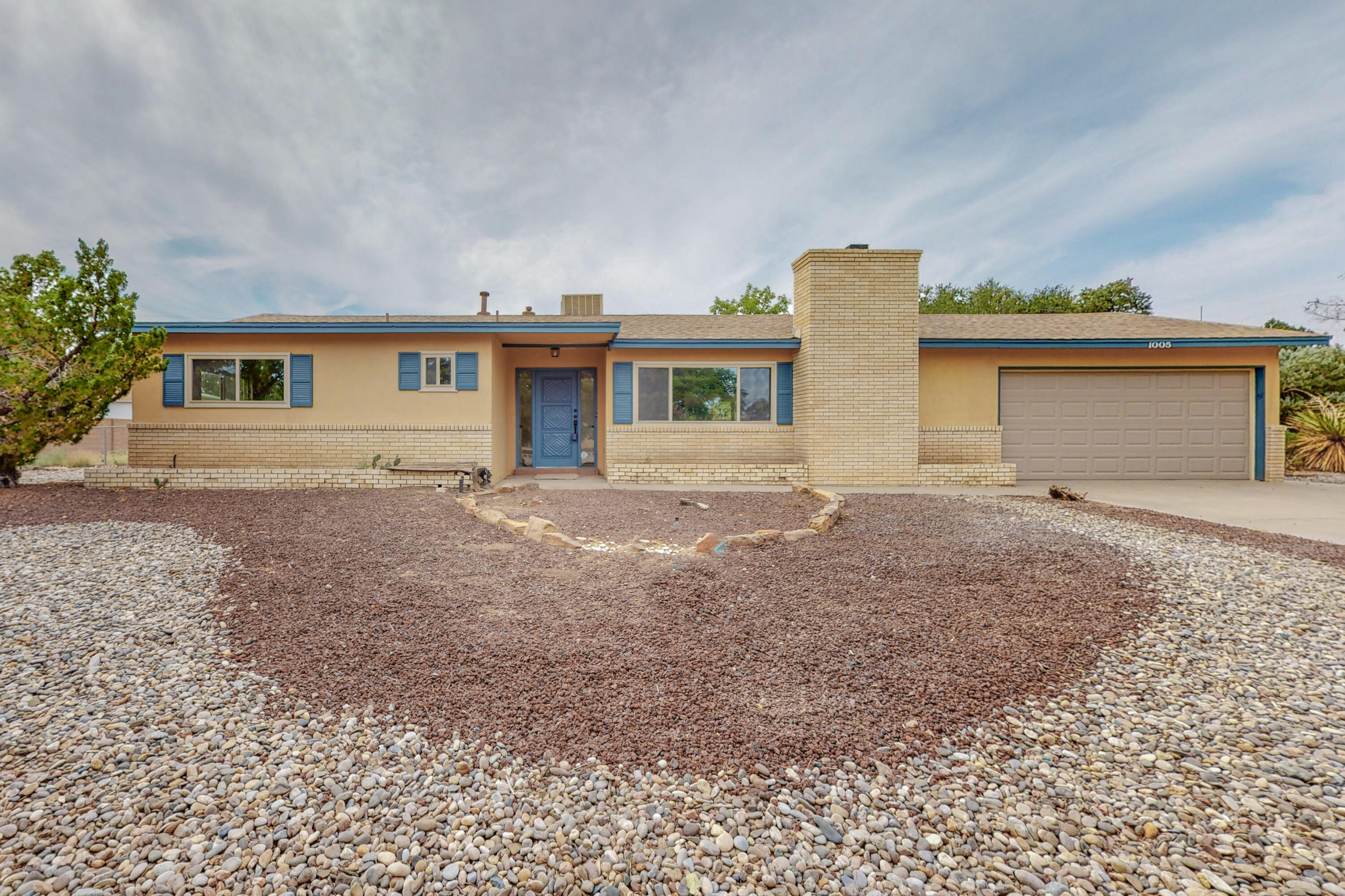 1005 Robin Road SE, Rio Rancho, NM 87124