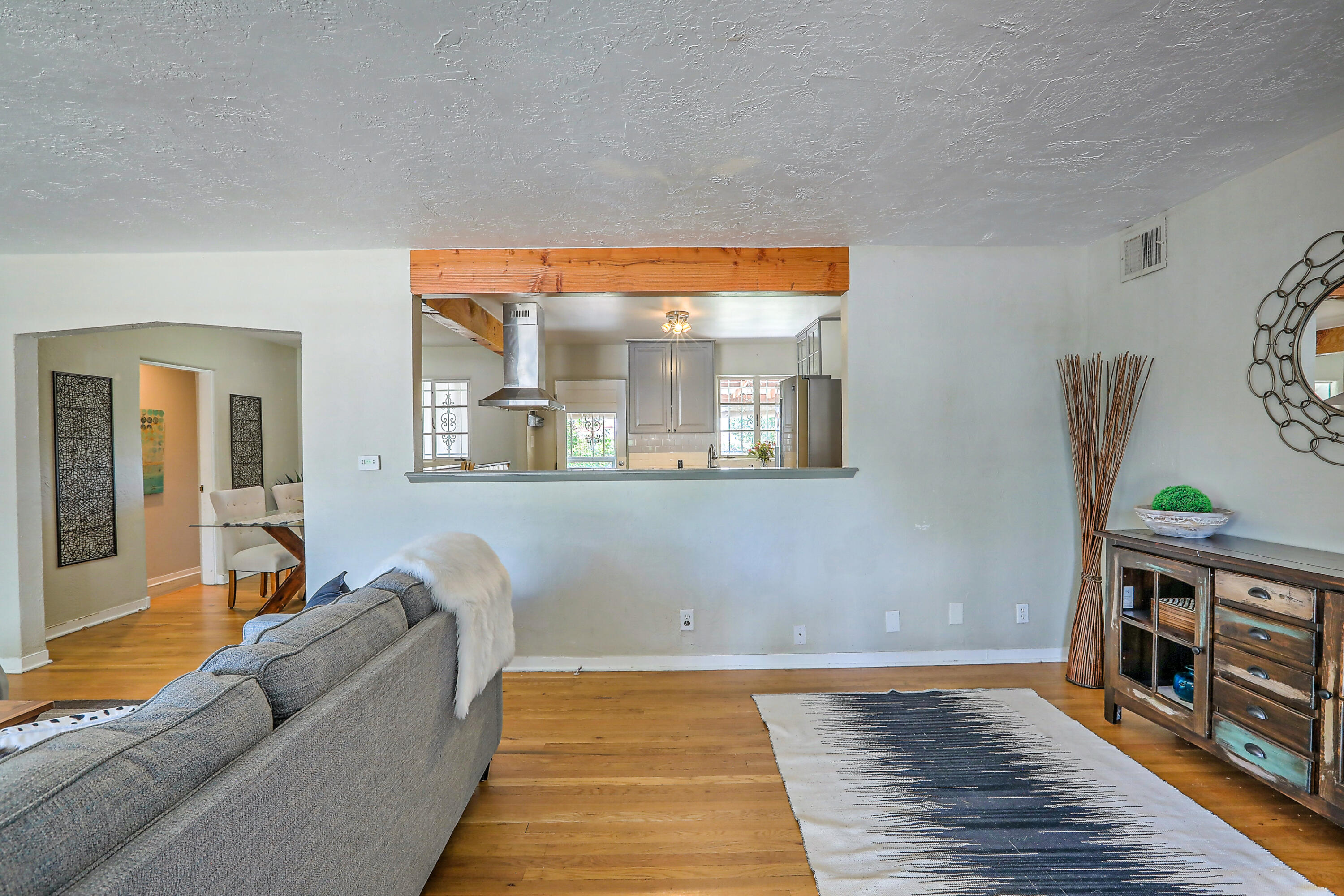 717 Lafayette Drive NE, Albuquerque, NM 87106