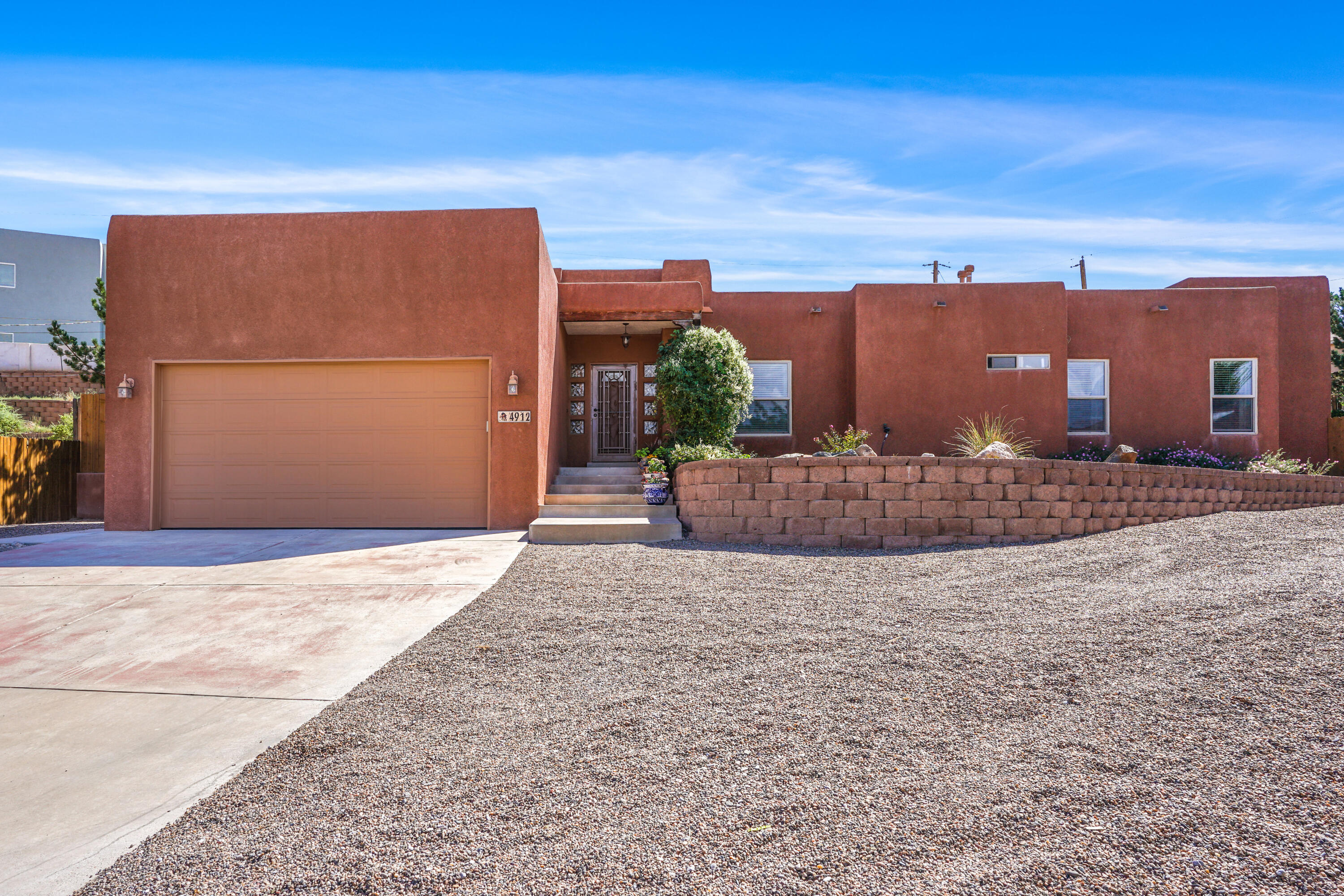 4912 Dover Court NW, Albuquerque, NM 87114