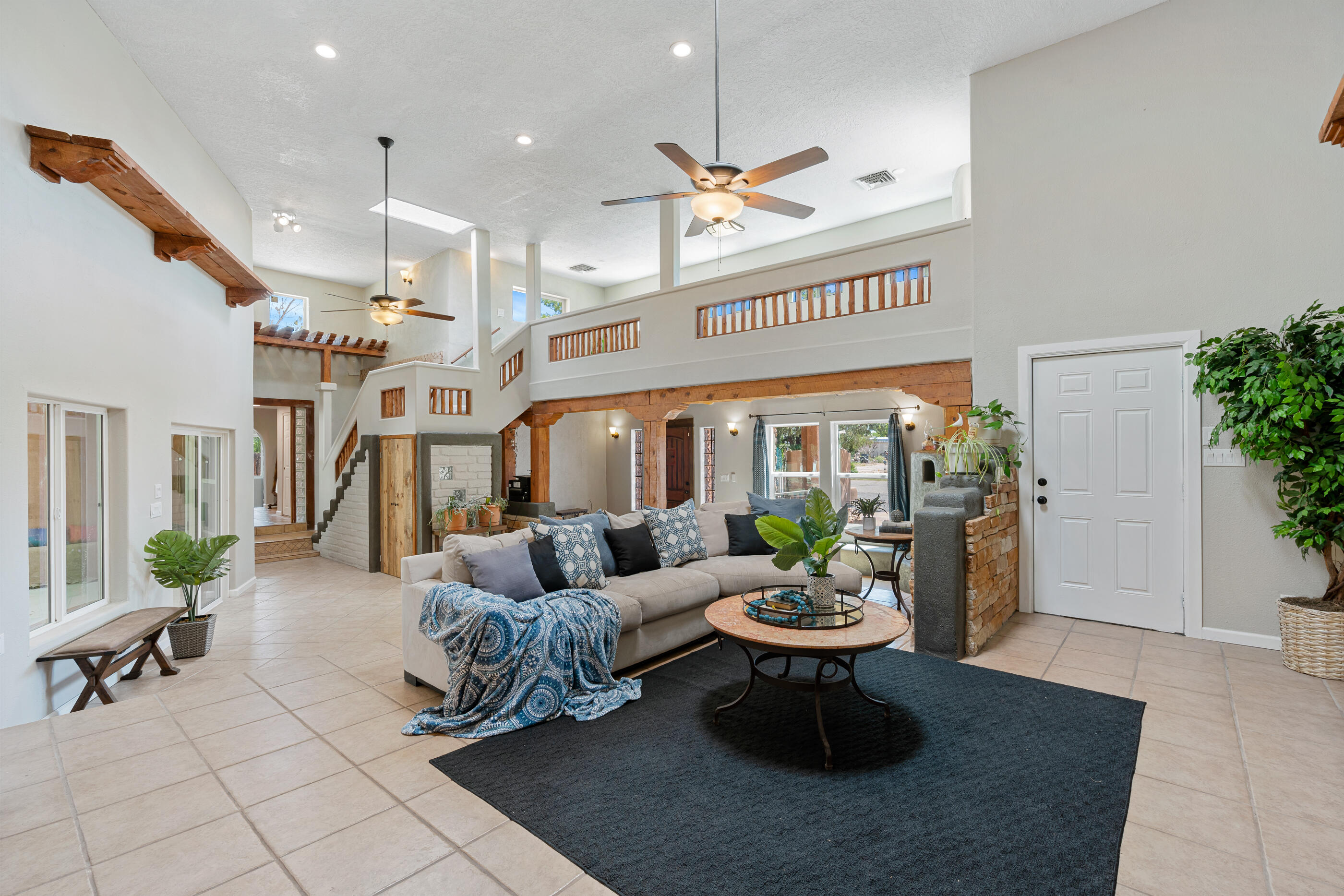 814 Artie Road NW, Albuquerque, NM 87114