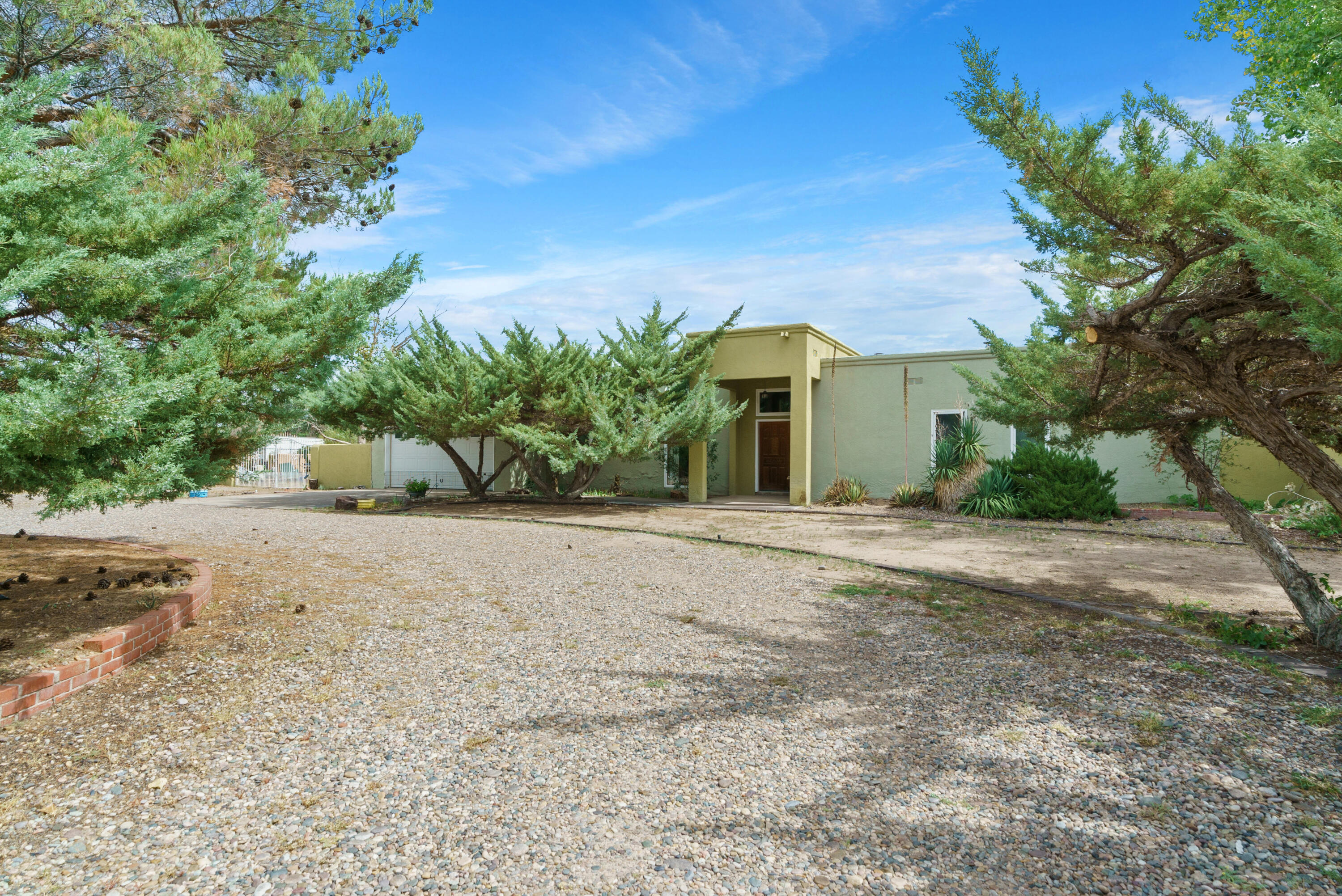 5616 Don Felipe Court SW, Albuquerque, NM 87105