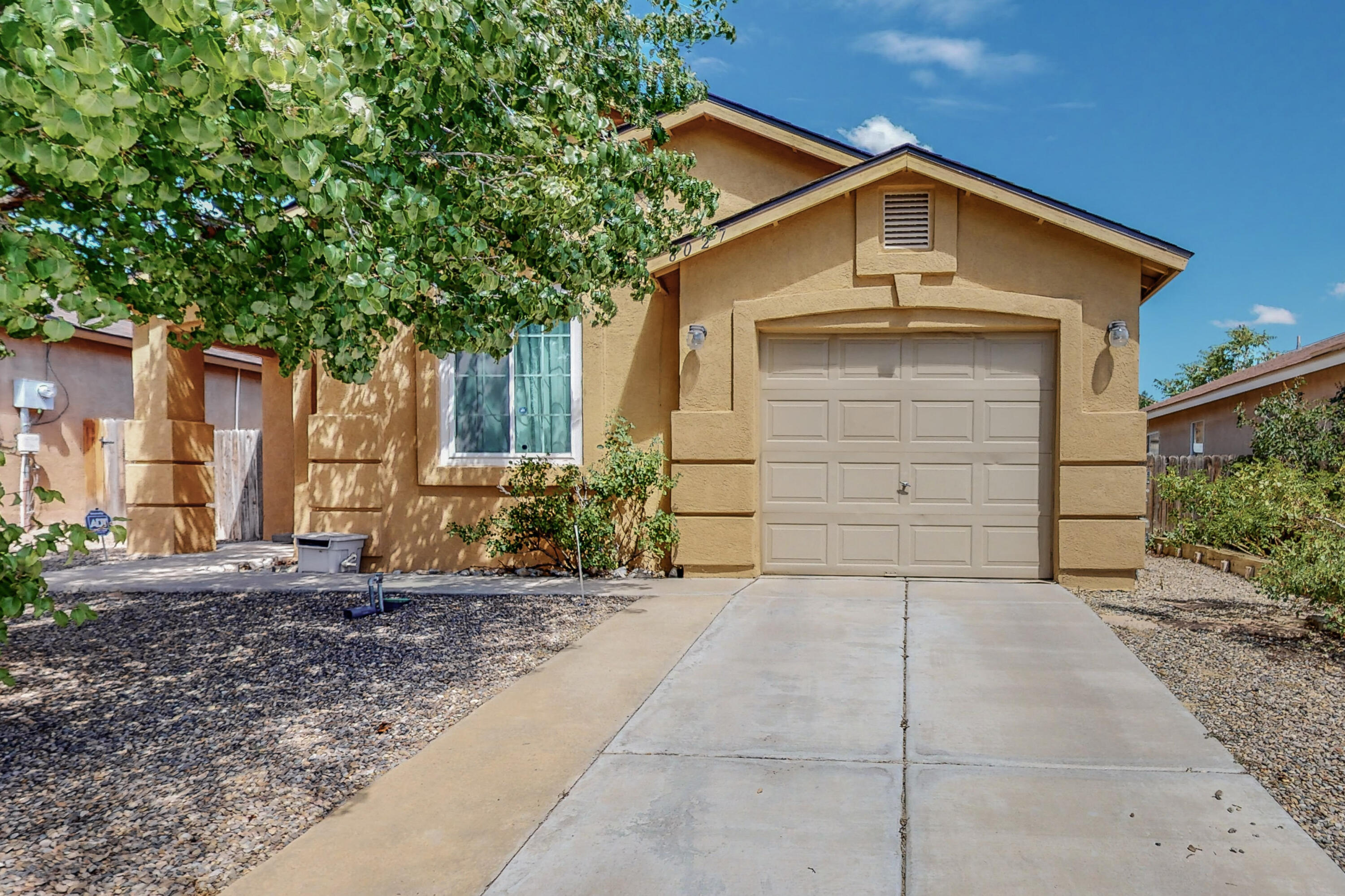 6027 Full Moon Avenue NW, Albuquerque, NM 87114