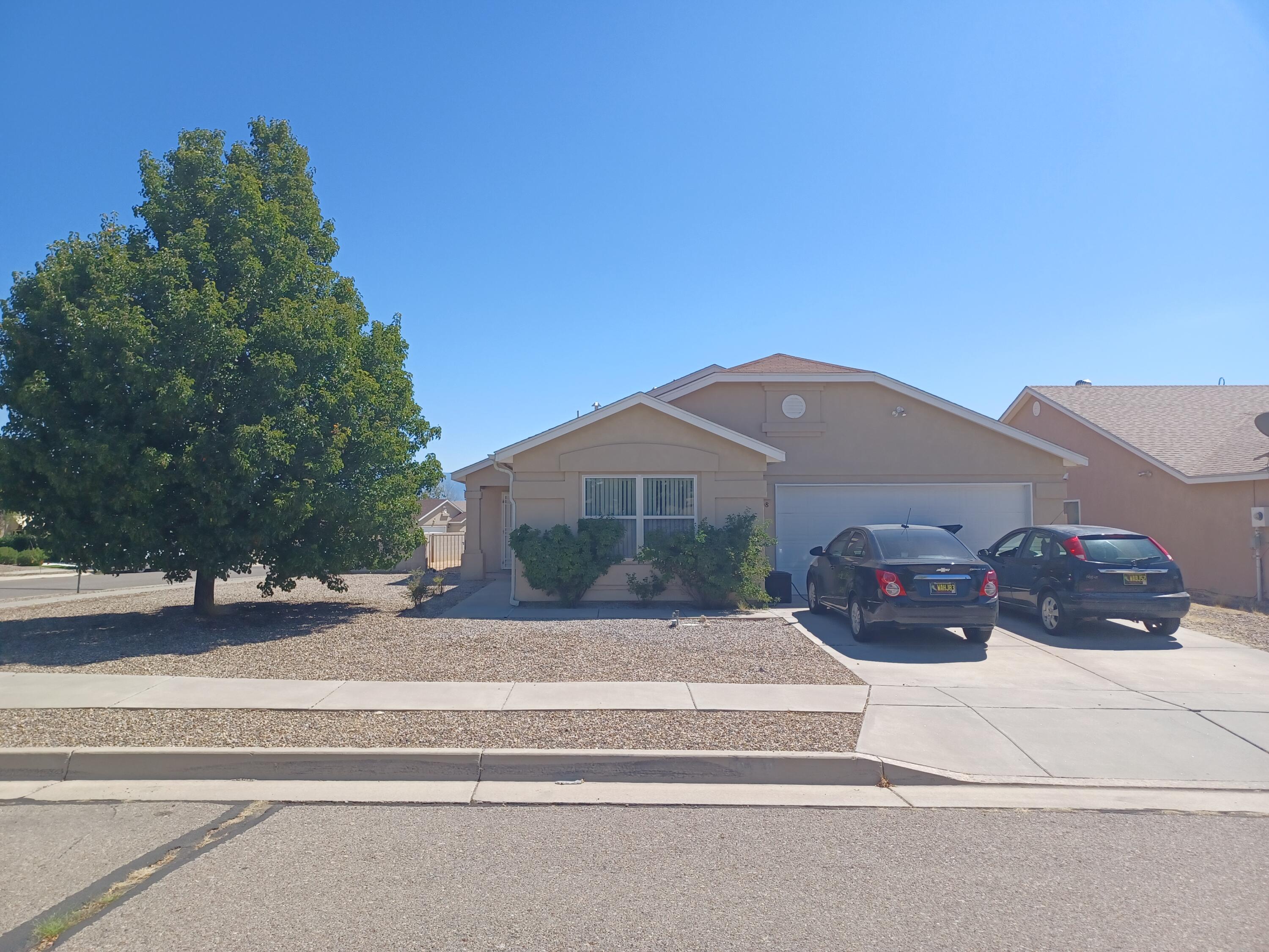 This Corner Lot home has a great floorplan. Offering 3 bedrooms and 2 full baths. High ceilings and large living room make this home feel comfy and inviting.  Located in the lovely Ventana ranch area. Close access to many amenities and Paseo Del Norte.  Come take a look before its gone.