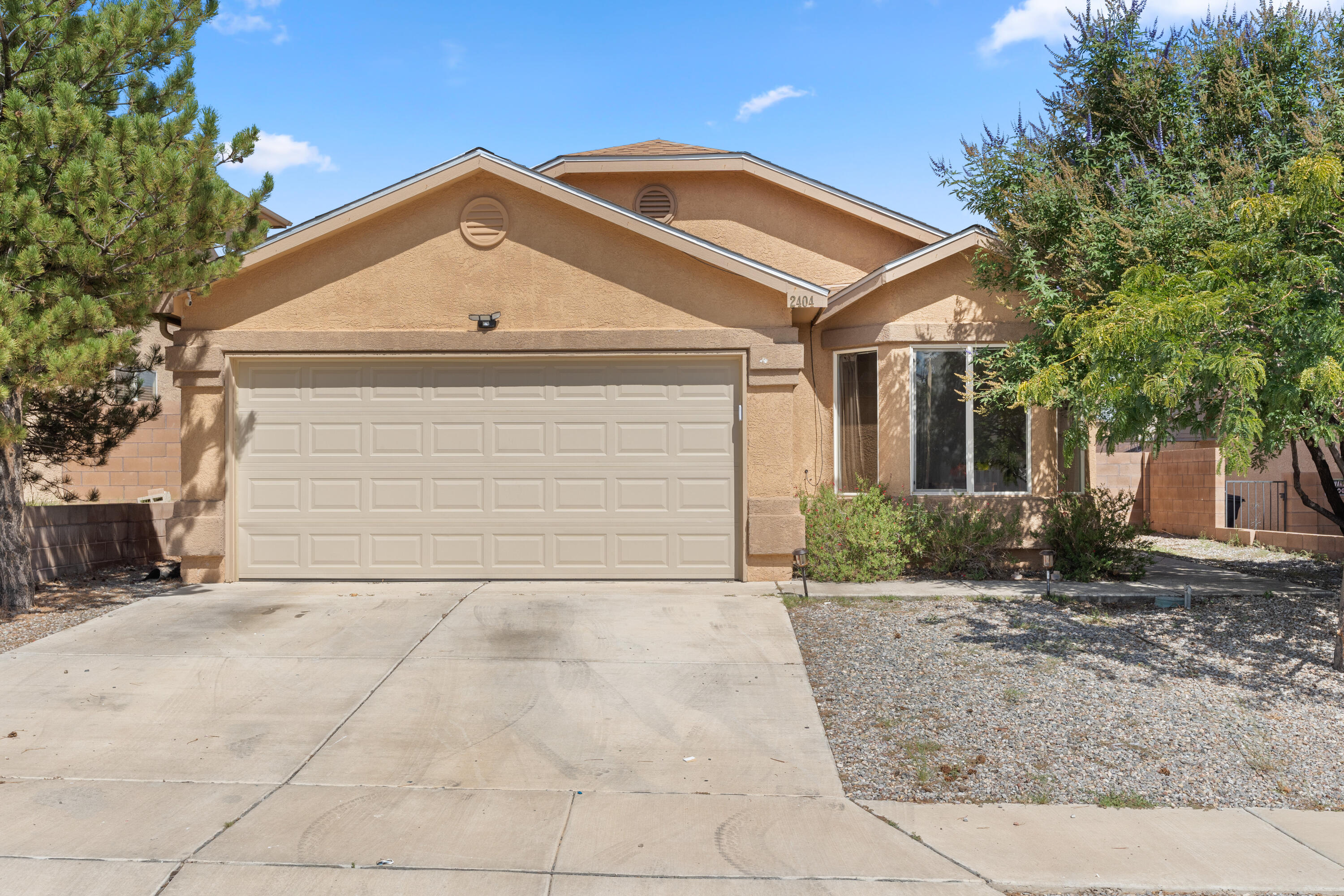 2404 Meadow Gate Trail SW, Albuquerque, NM 87121