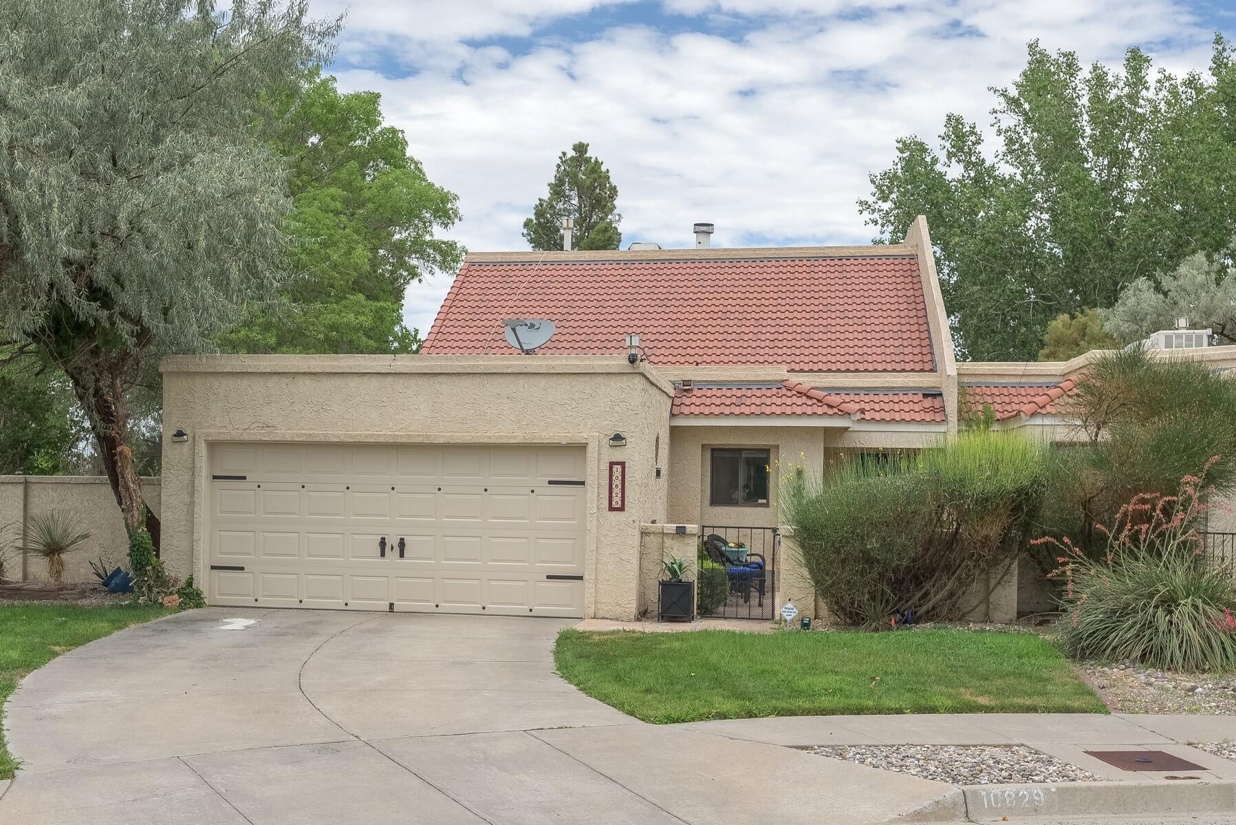 10829 Malaguena Lane NE, Albuquerque, NM 87111