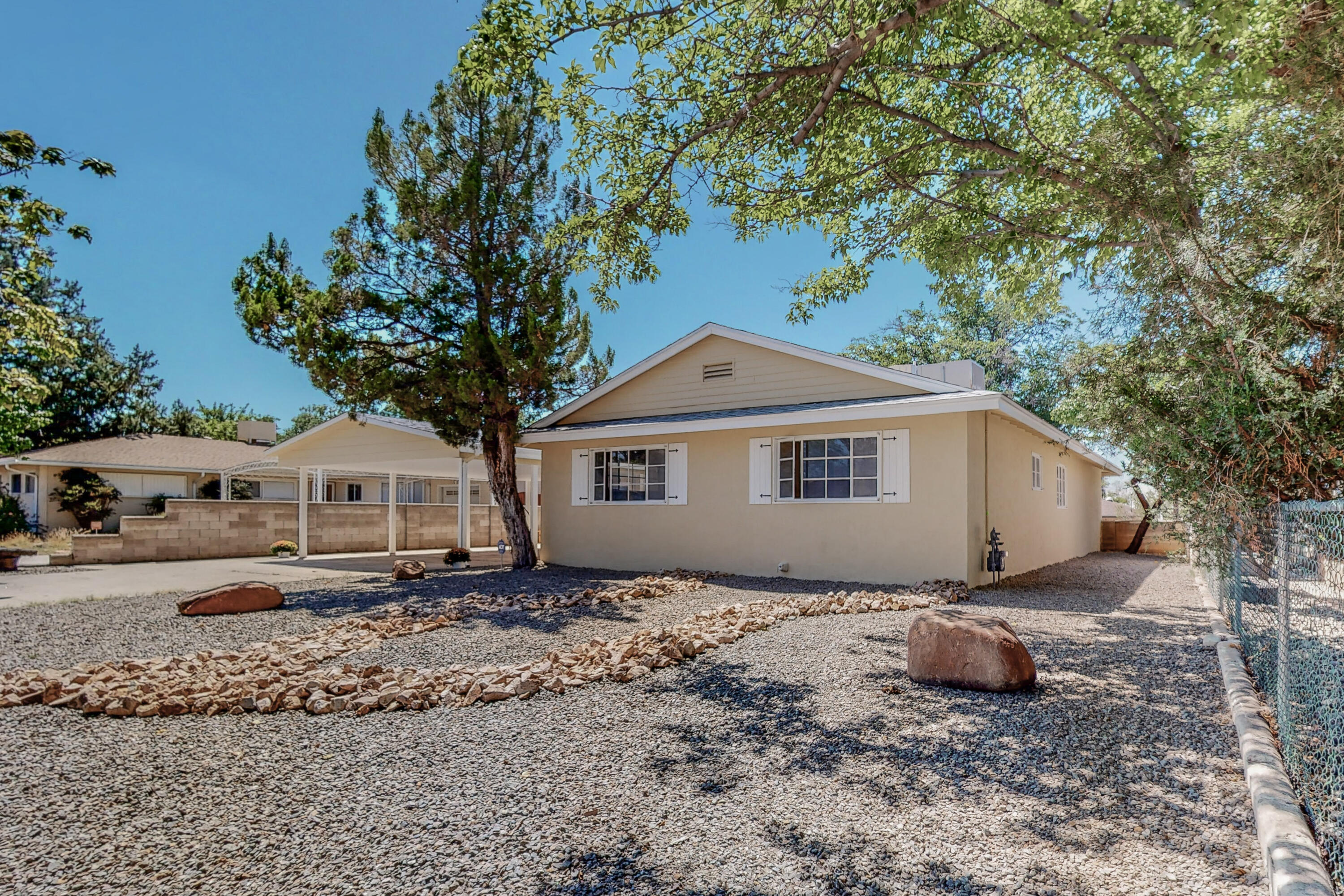 3525 Florida Street NE, Albuquerque, NM 87110