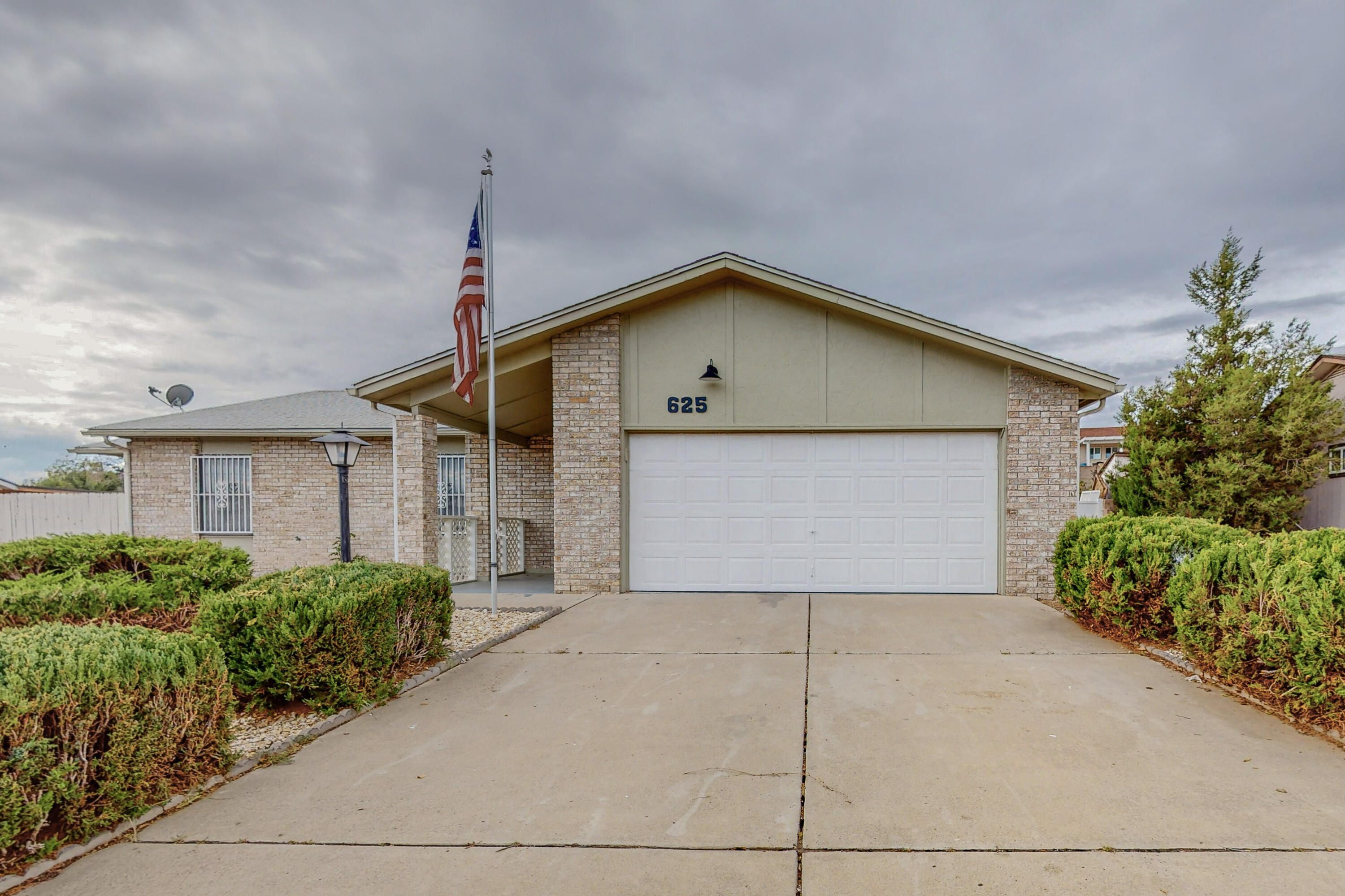 625 Saratoga Drive NE, Rio Rancho, NM 87124