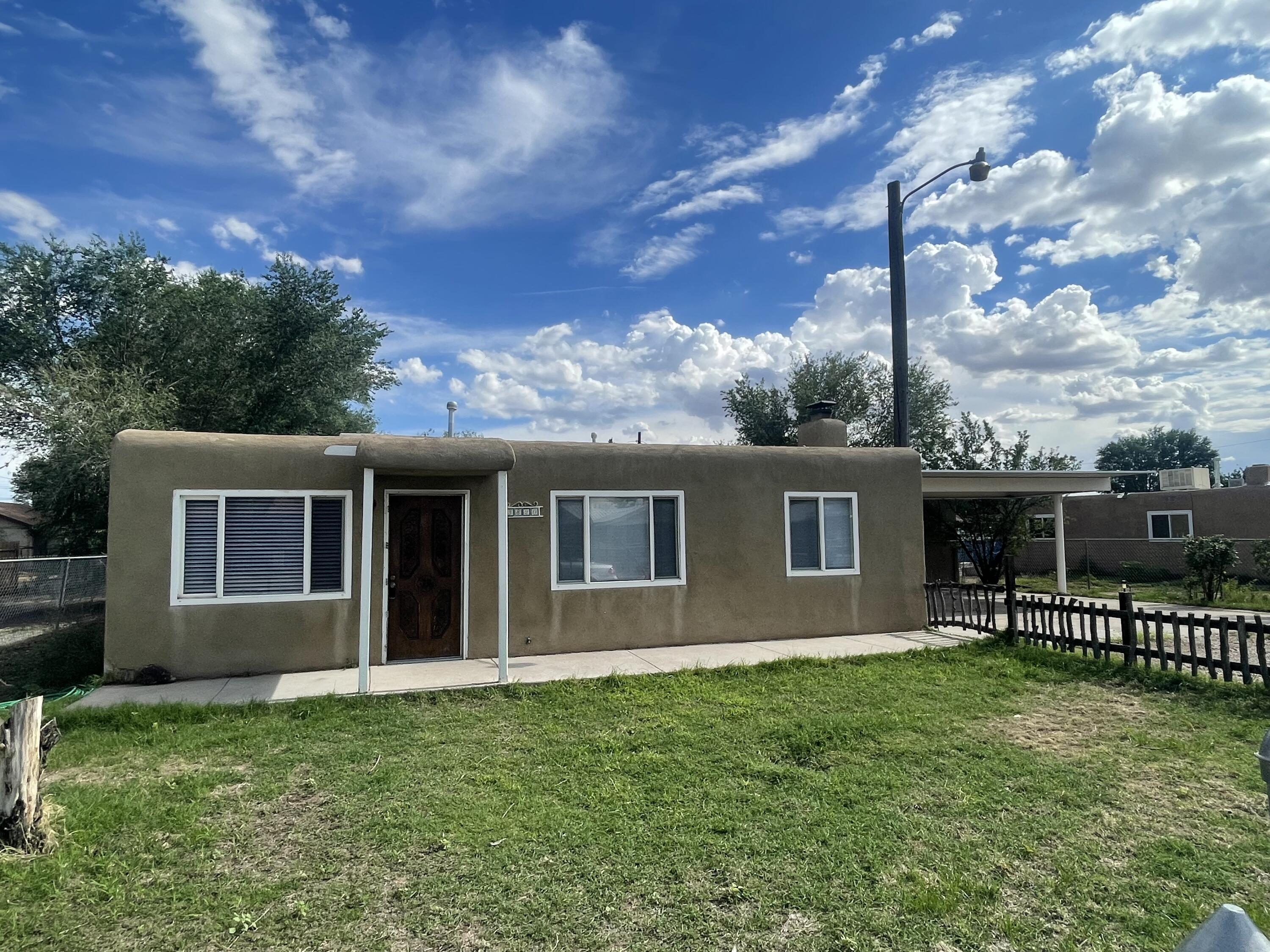 3820 Beall Court SW, Albuquerque, NM 87105