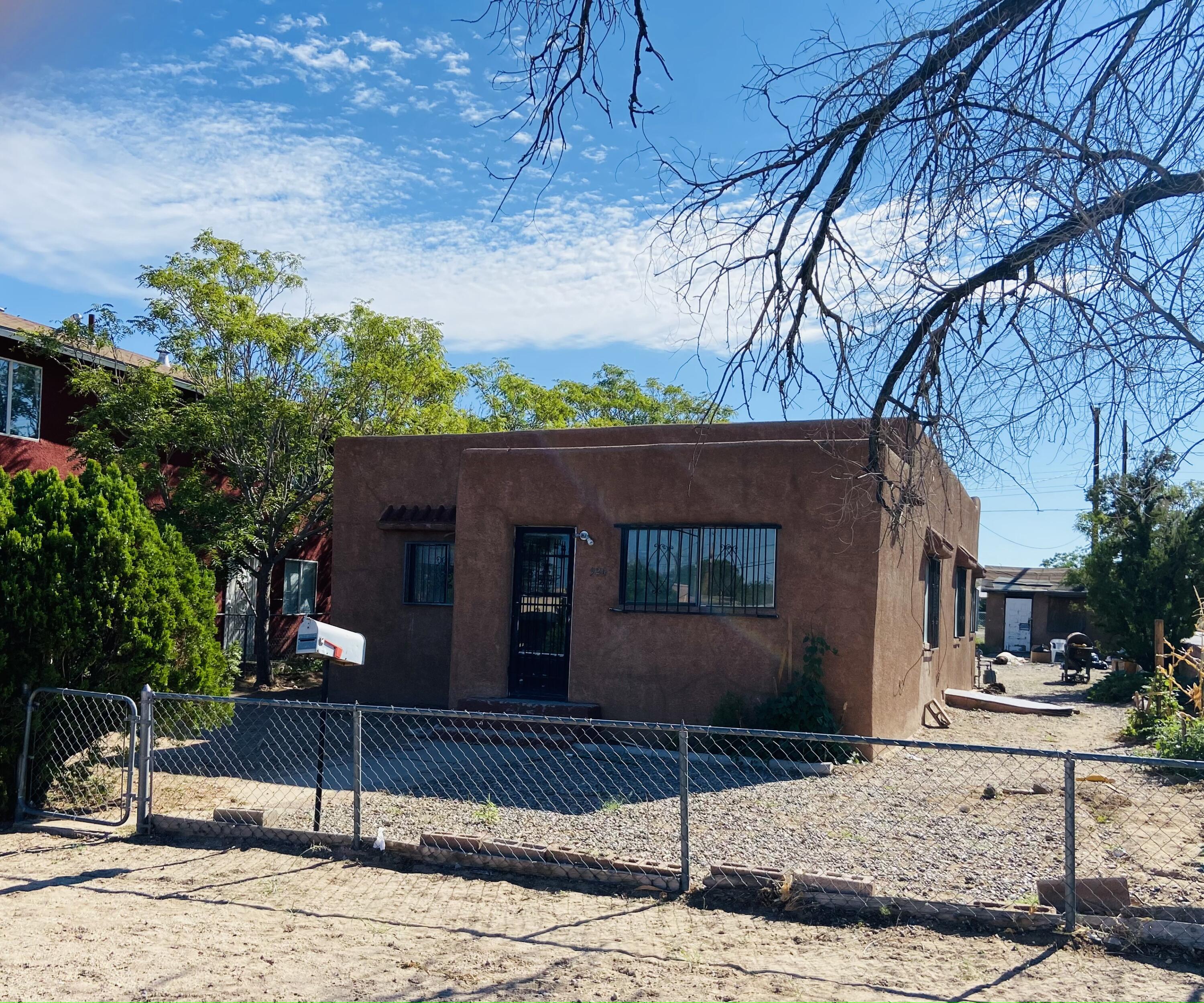 1924 Edith Boulevard SE, Albuquerque, NM 87102