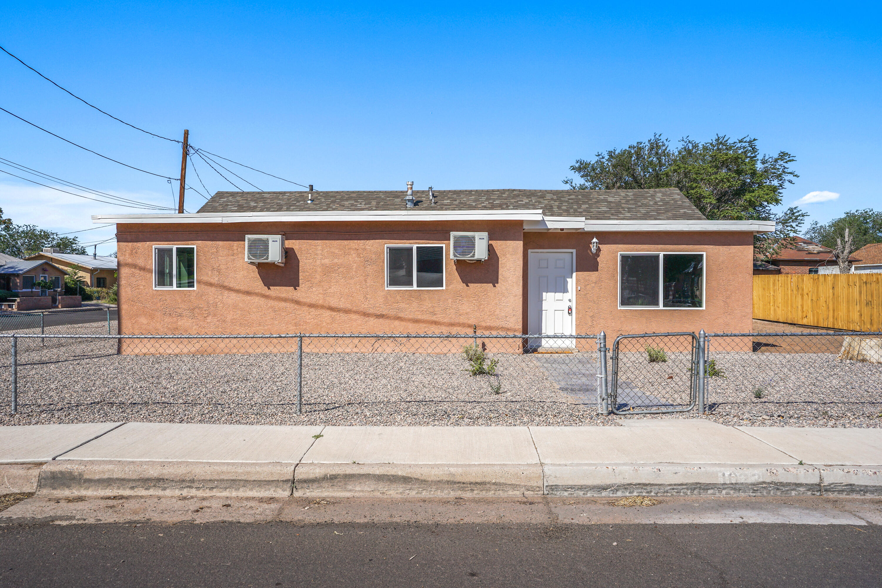 1023 John Street SE, Albuquerque, NM 87102