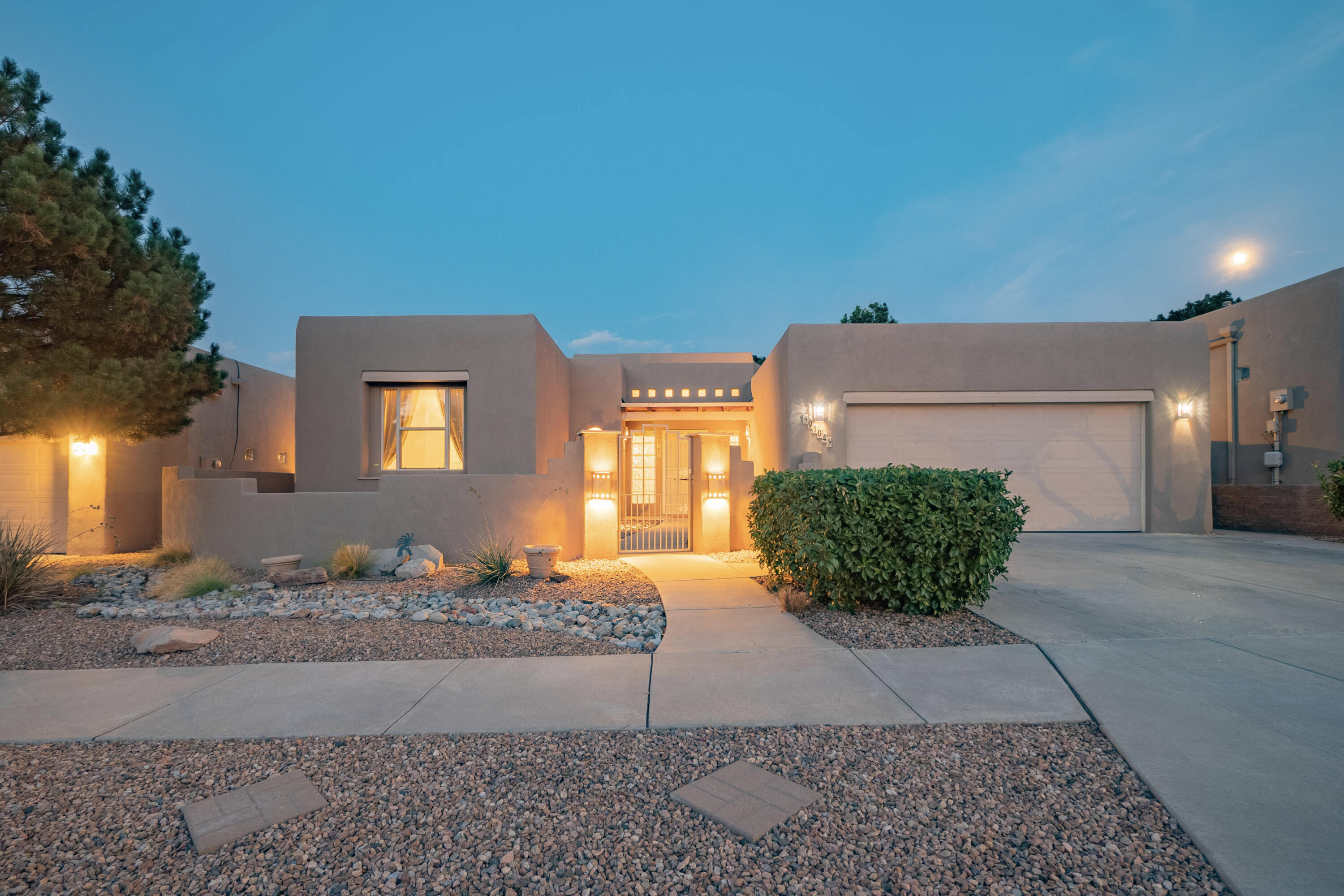 9104 Palm Yucca Drive NE, Albuquerque, NM 87113