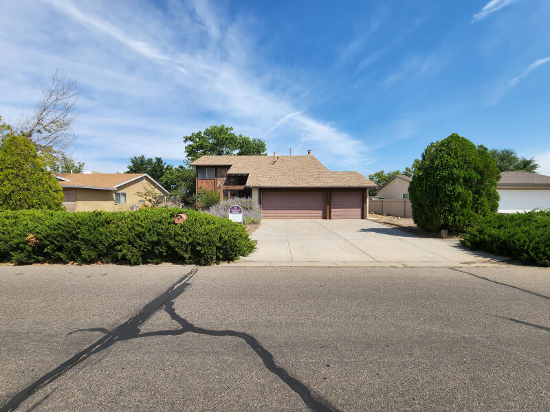 5620 Hayes Drive NW, Albuquerque, NM 87120
