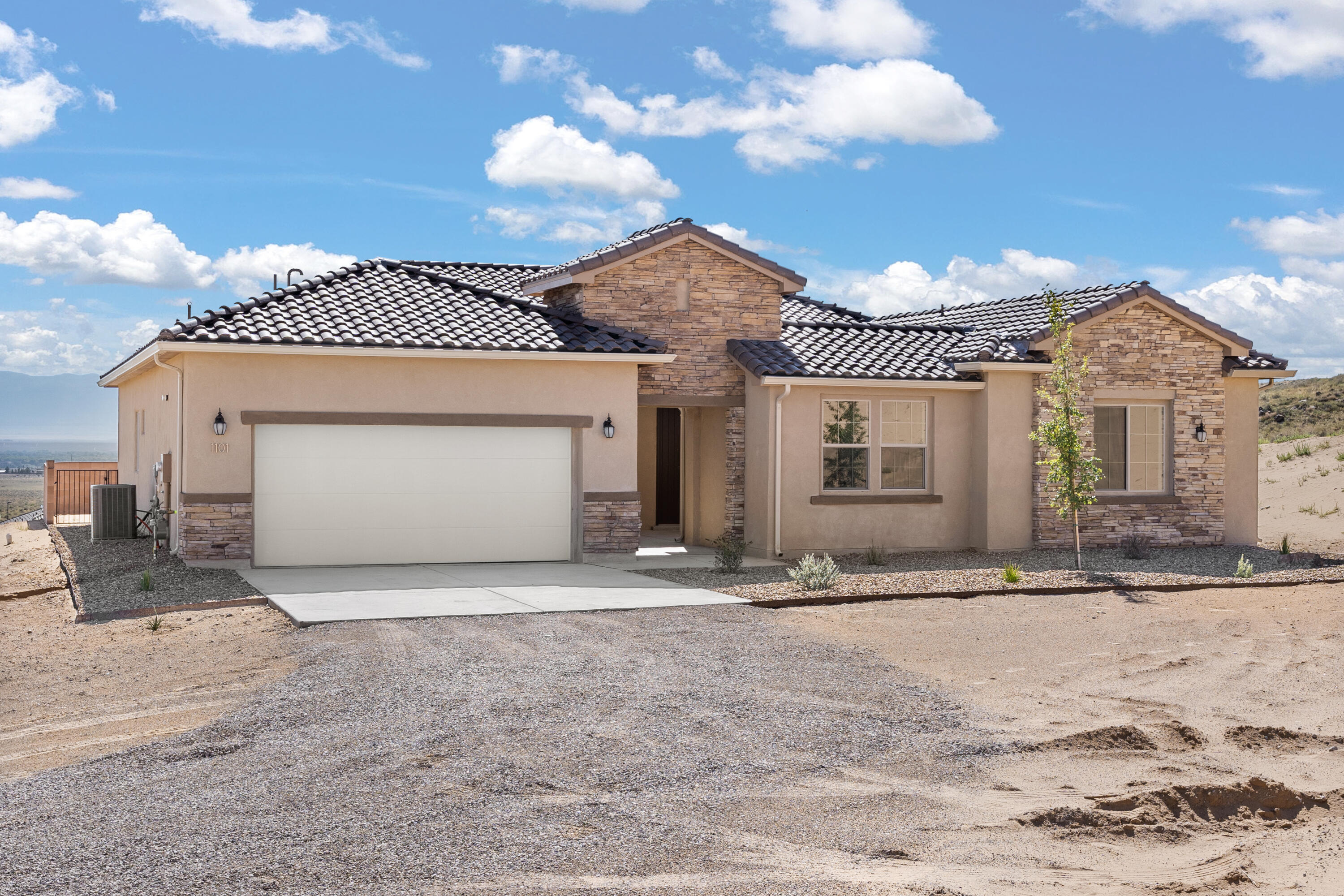 1101 Vista Grande SW, Los Lunas, NM 87031