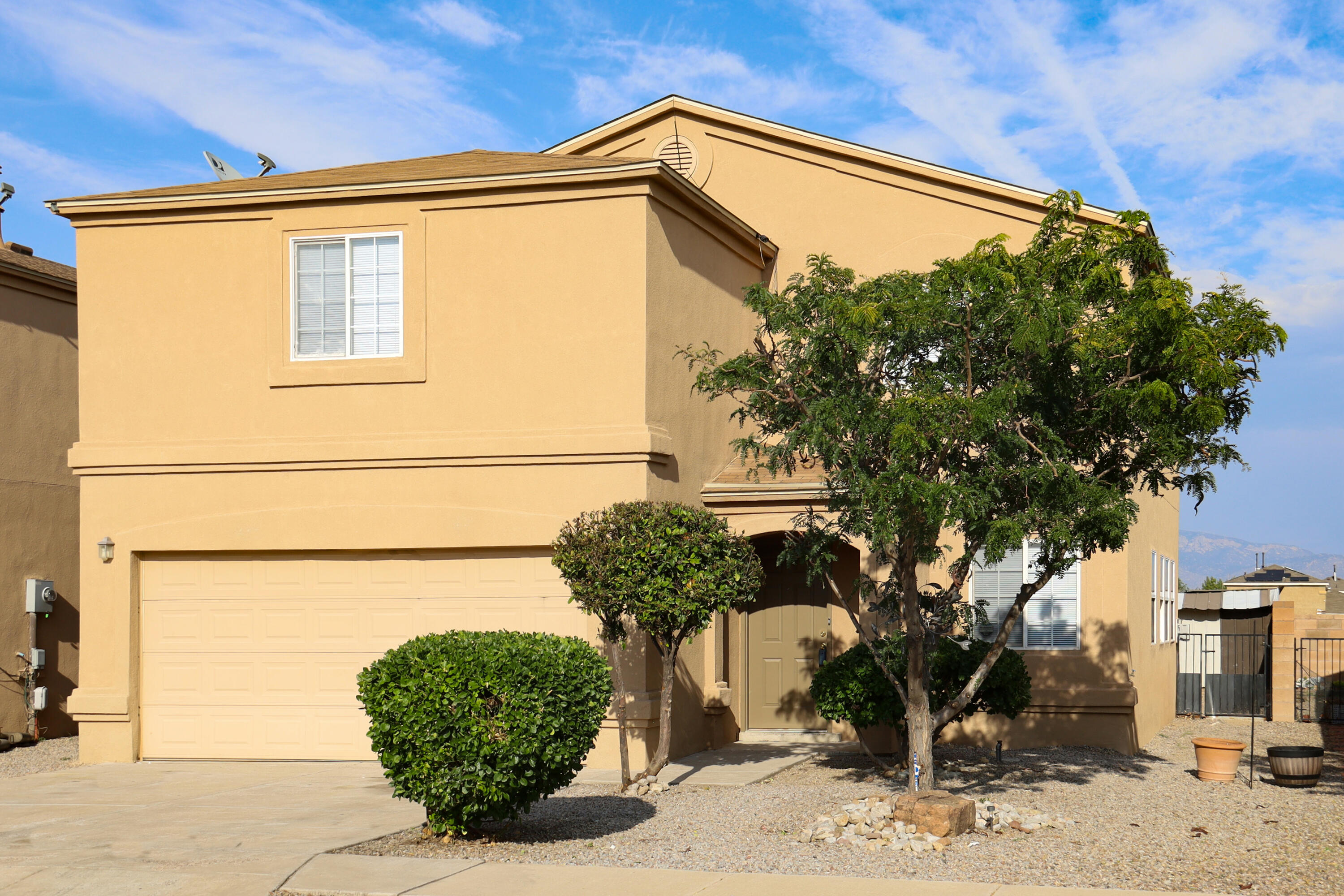 672 Rembert Trail SW, Albuquerque, NM 87121