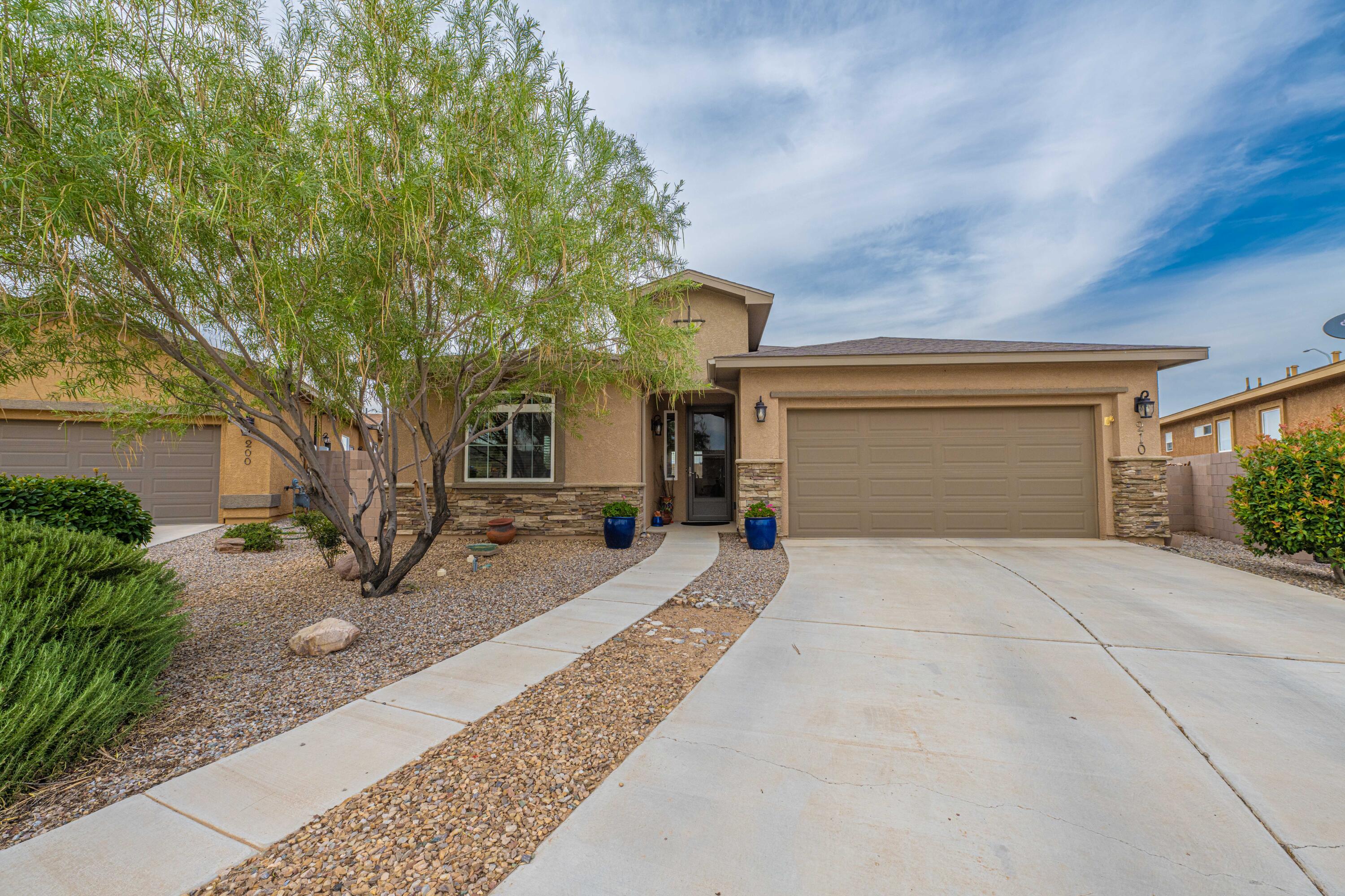 210 Rio Chama Circle SW, Los Lunas, NM 87031