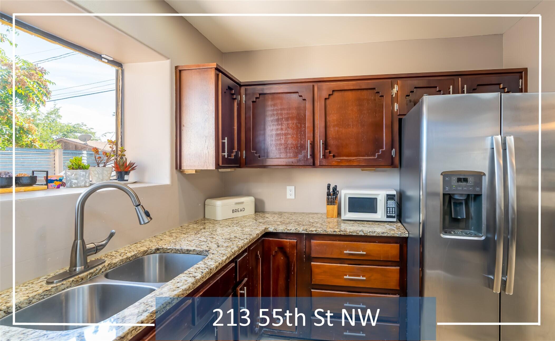 213 55Th Street NW, Albuquerque, NM 87105