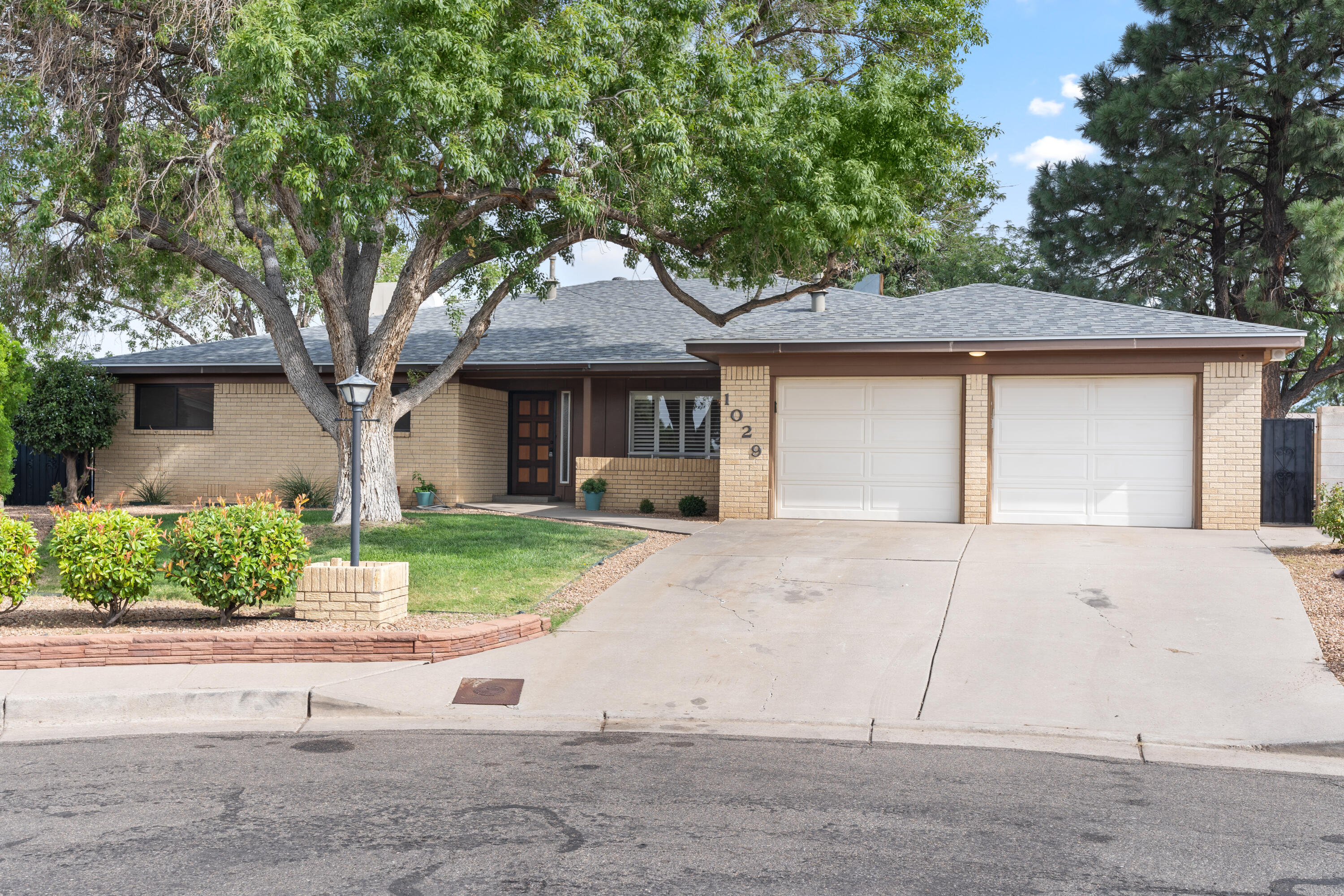 1029 Casa Grande Place NE, Albuquerque, NM 87112