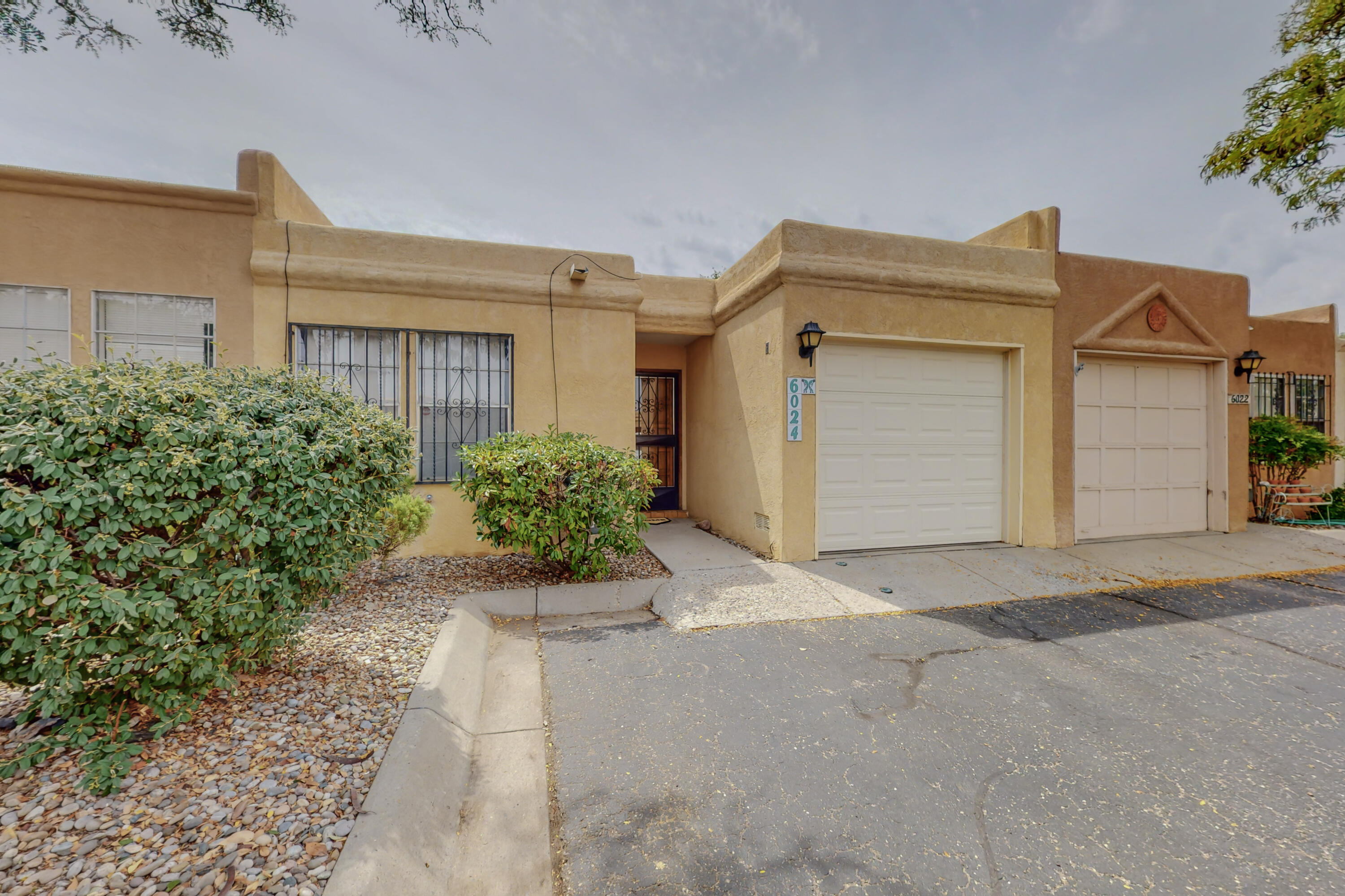 6024 Del Campo Place NE, Albuquerque, NM 87109