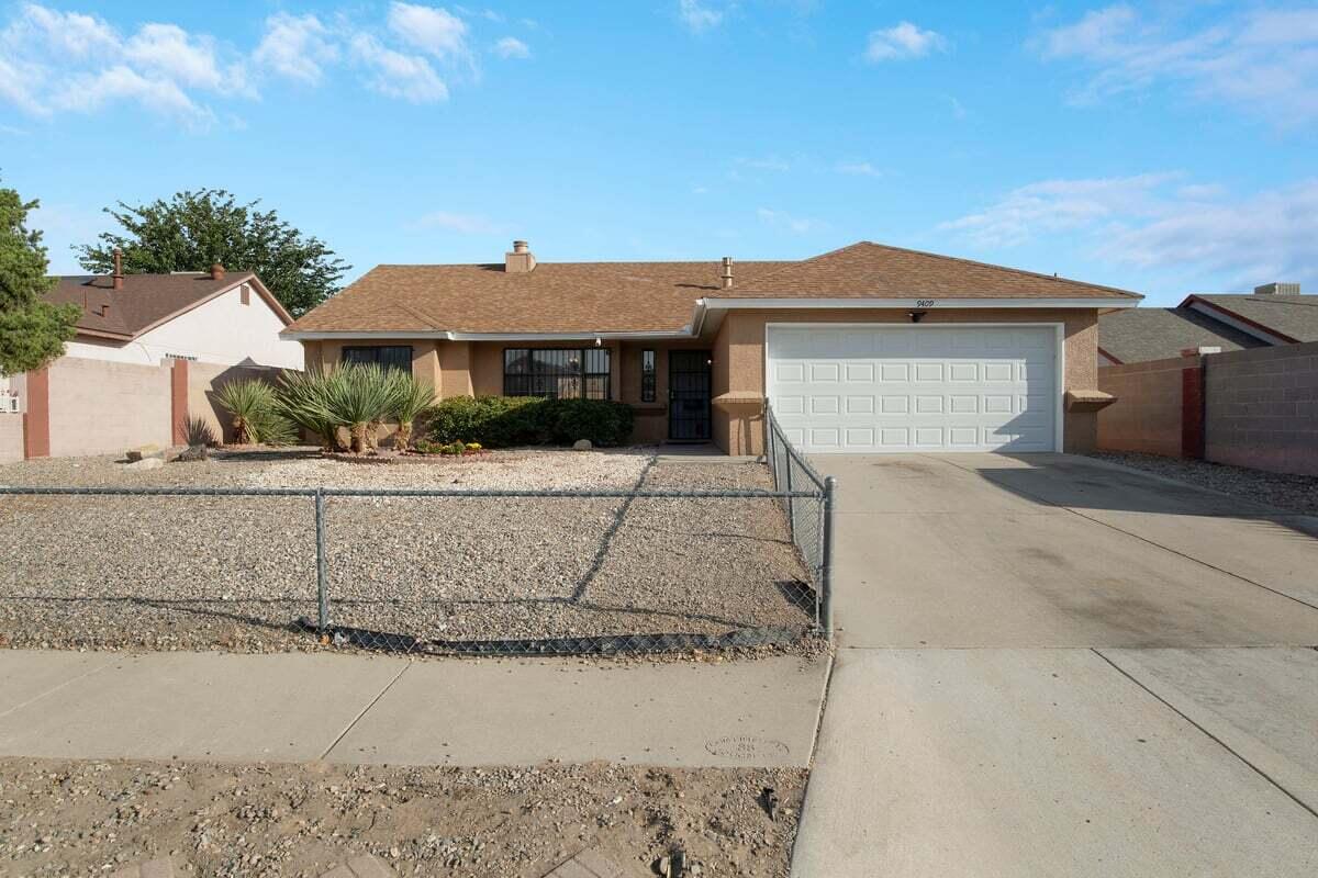 9409 Sunspot Road SW, Albuquerque, NM 87121