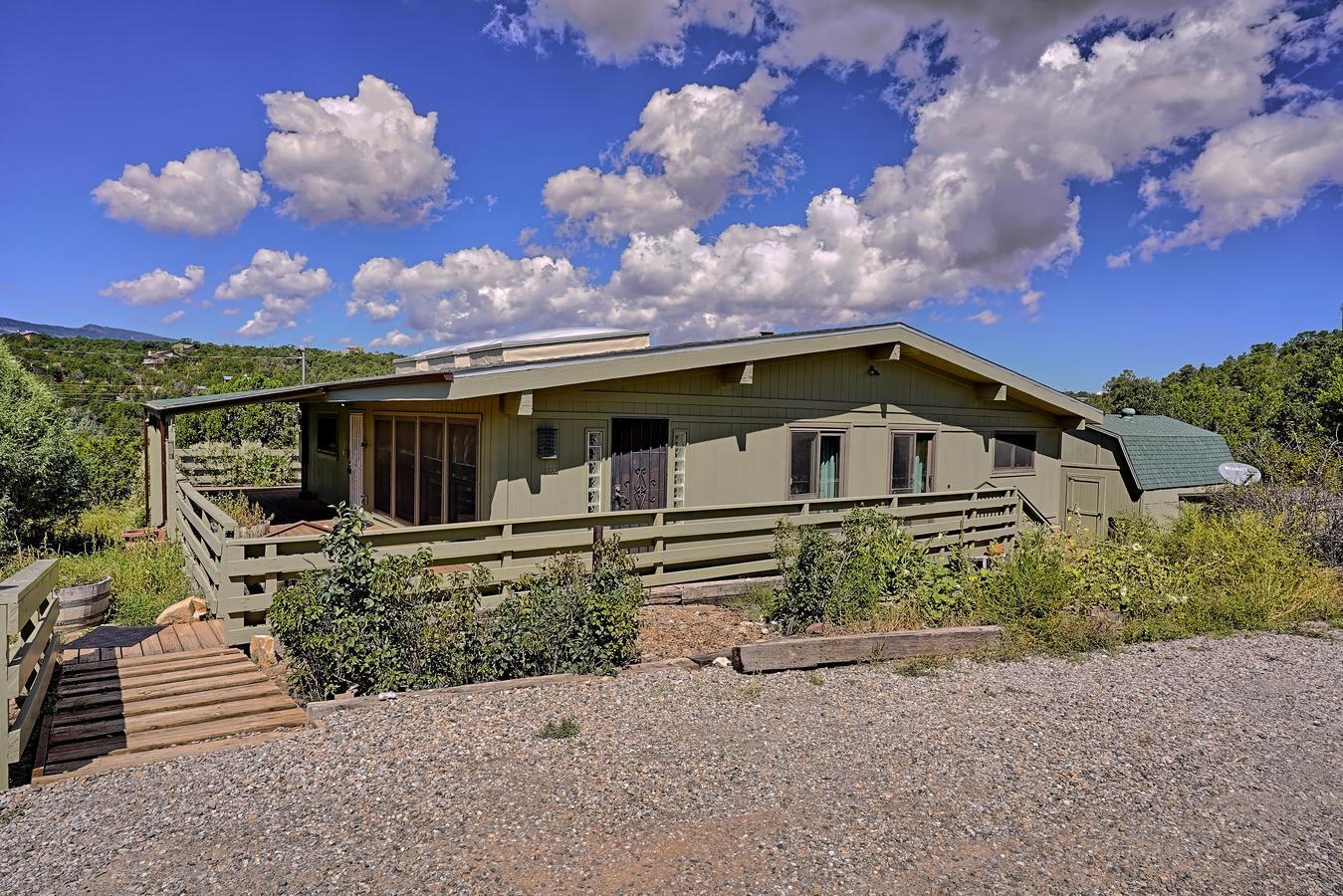44 Calle Del Media, Tijeras, NM 87059