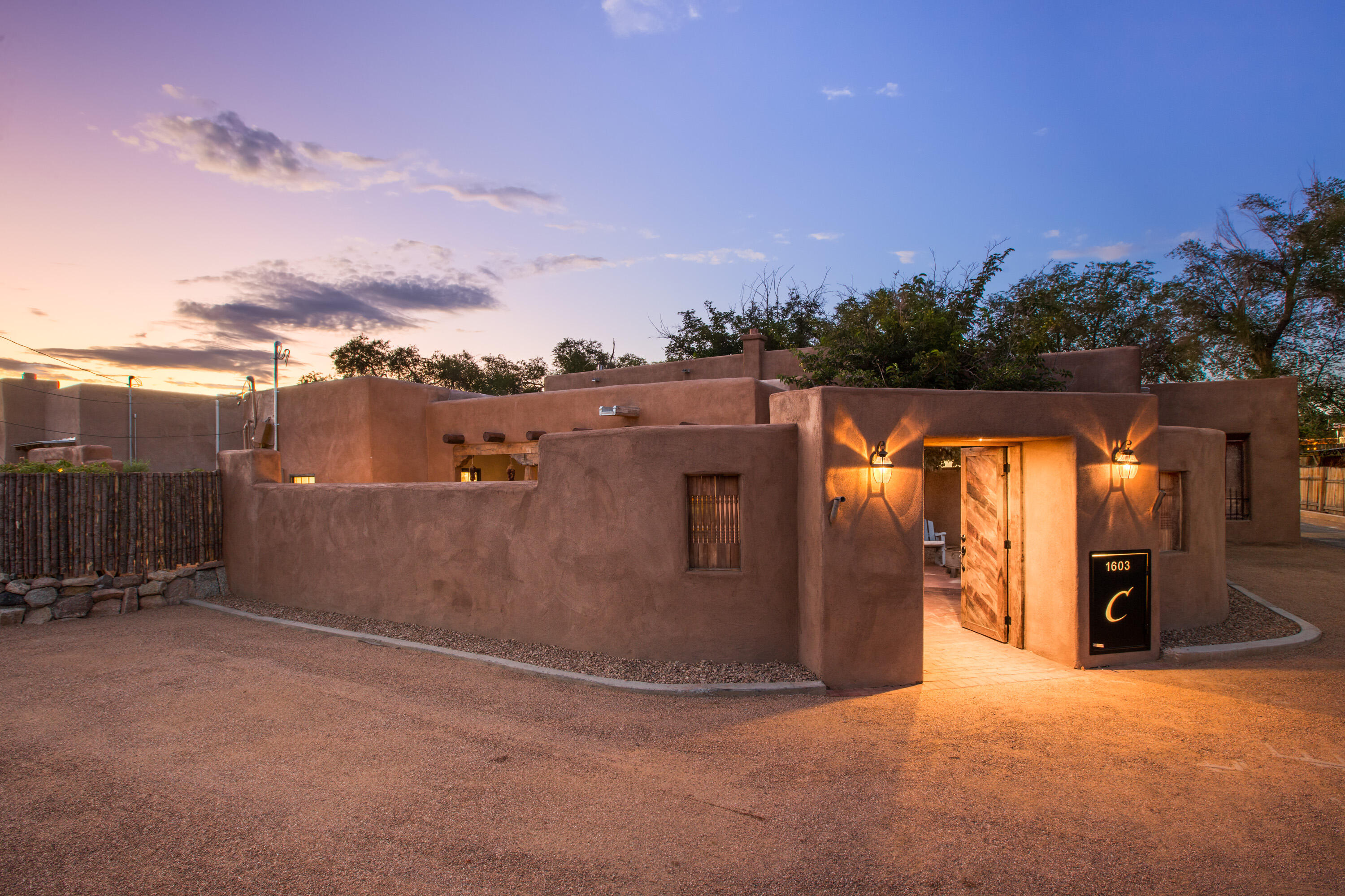 1603 Candelaria Road NW, Albuquerque, NM 87107