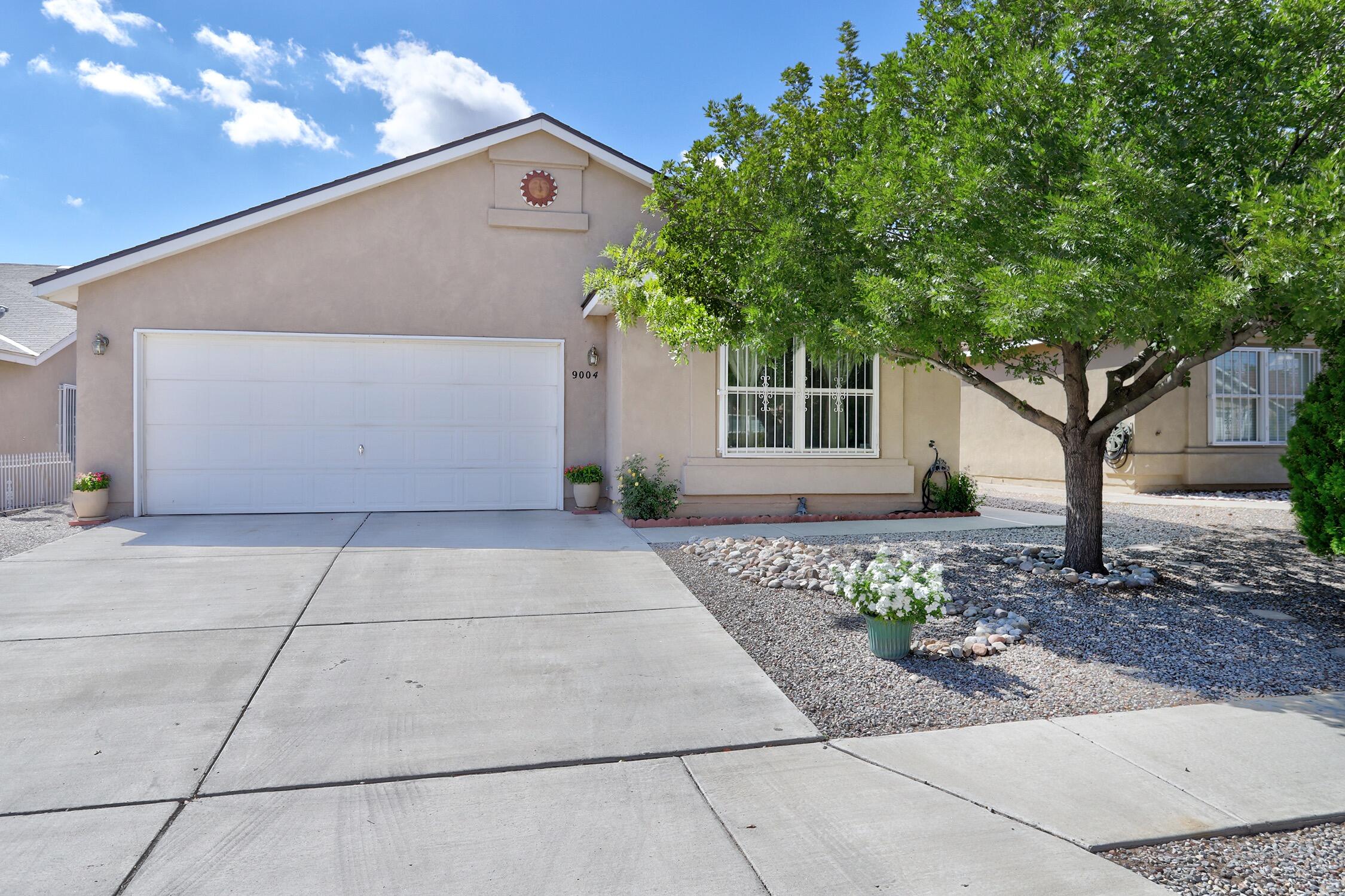 9004 Twin Harbor Avenue NW, Albuquerque, NM 87121