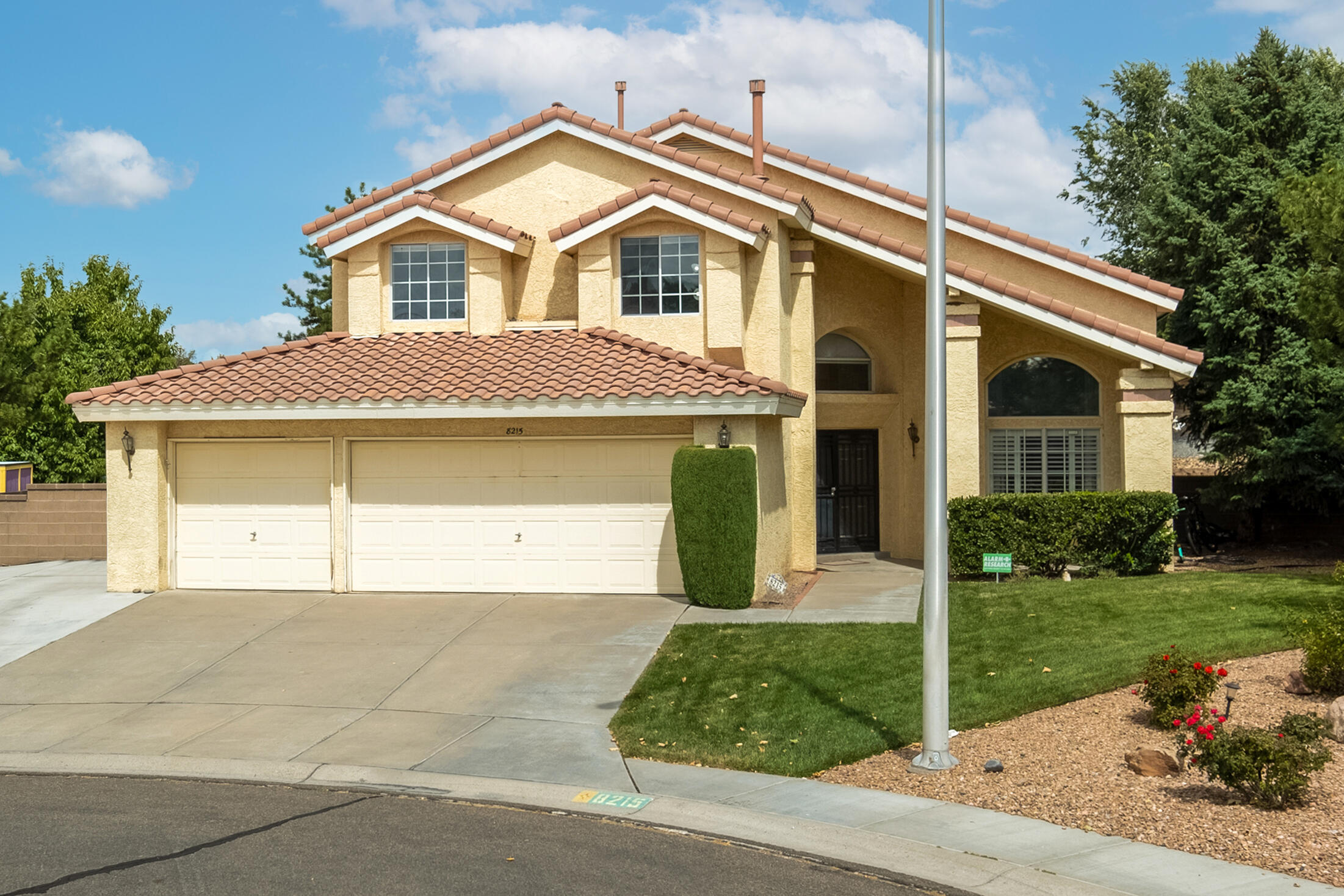 8215 Corona Avenue NE, Albuquerque, NM 87122