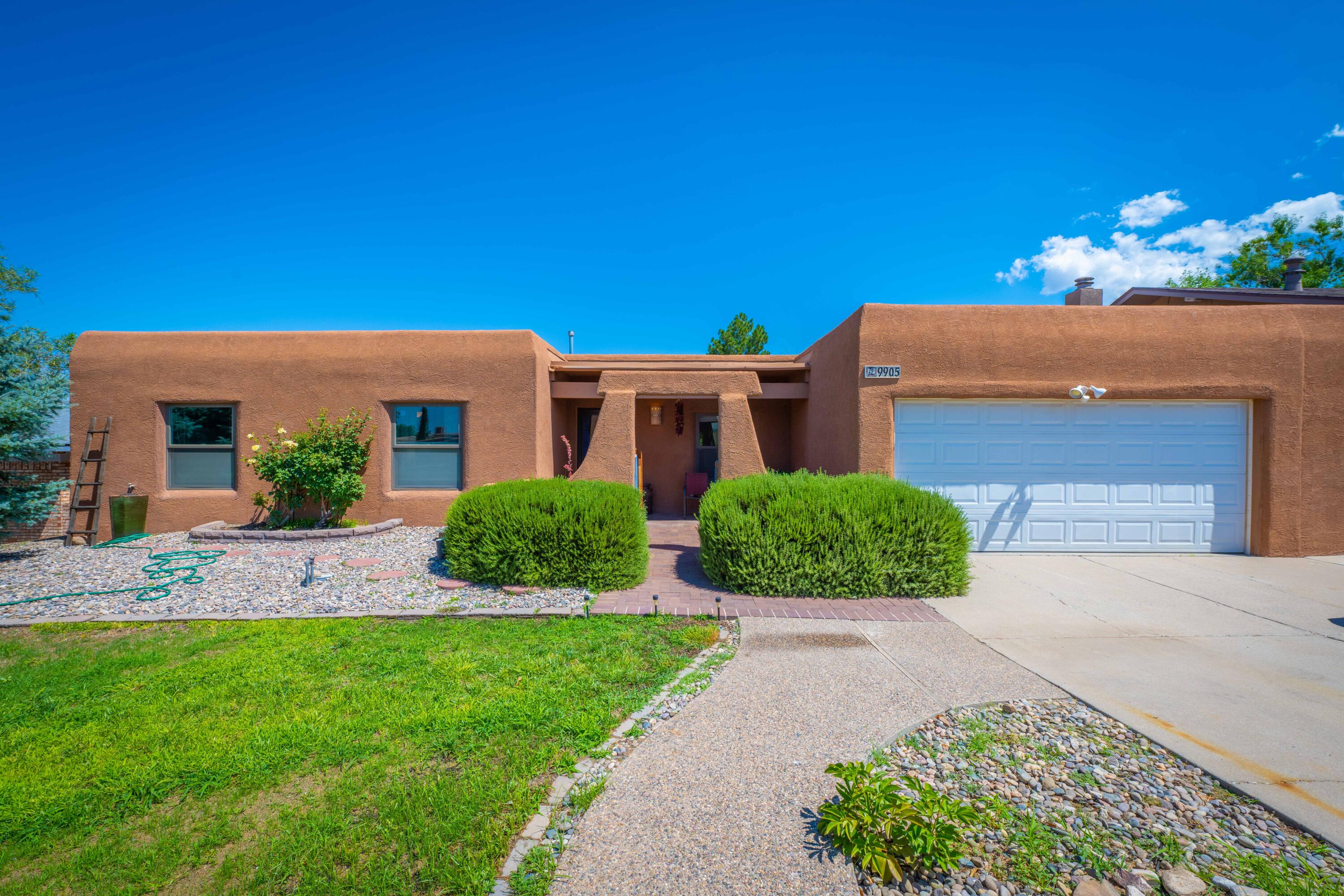 9905 Lorelei Lane NE, Albuquerque, NM 87111
