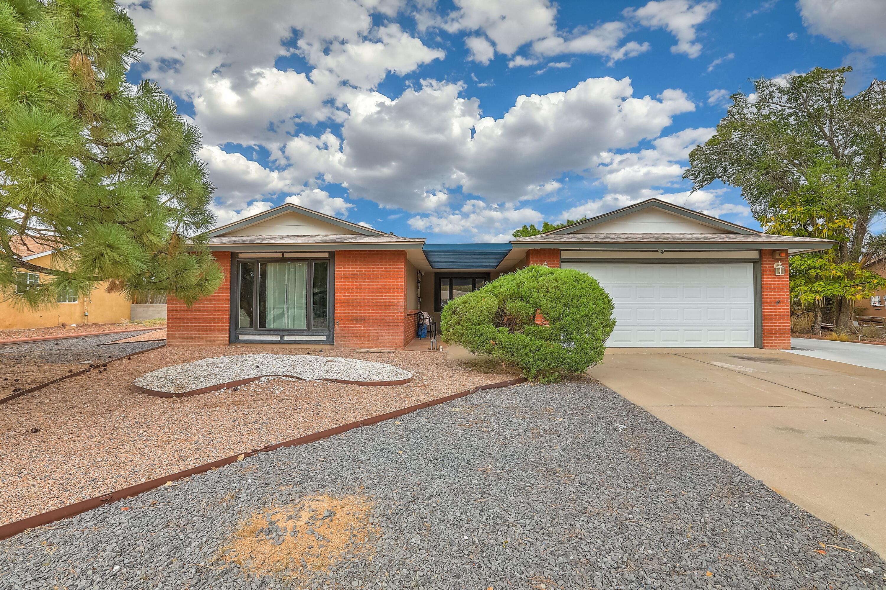 10105 Park Lane NW, Albuquerque, NM 87114