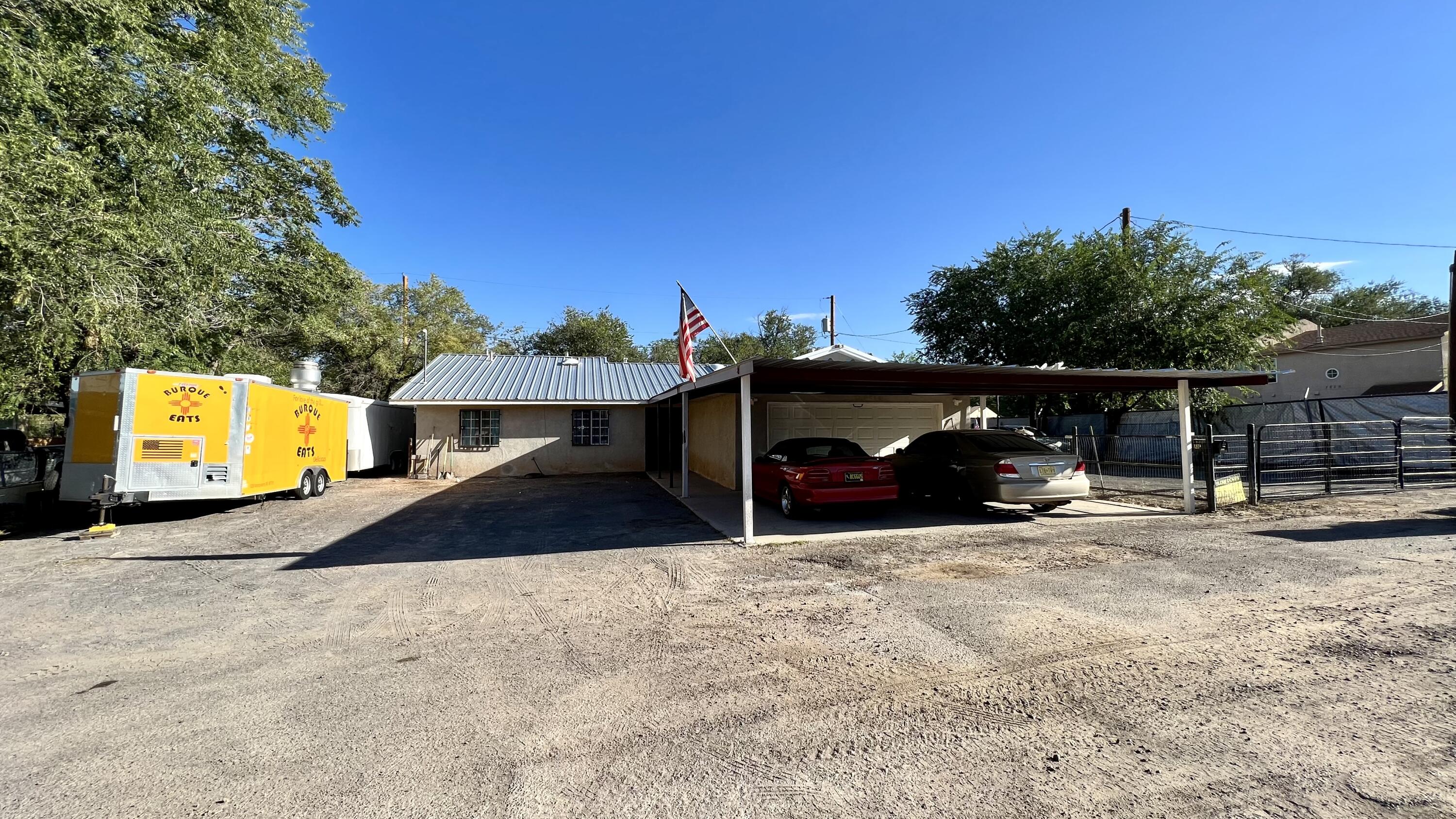 1523 Larkin Lane SW, Albuquerque, NM 87105