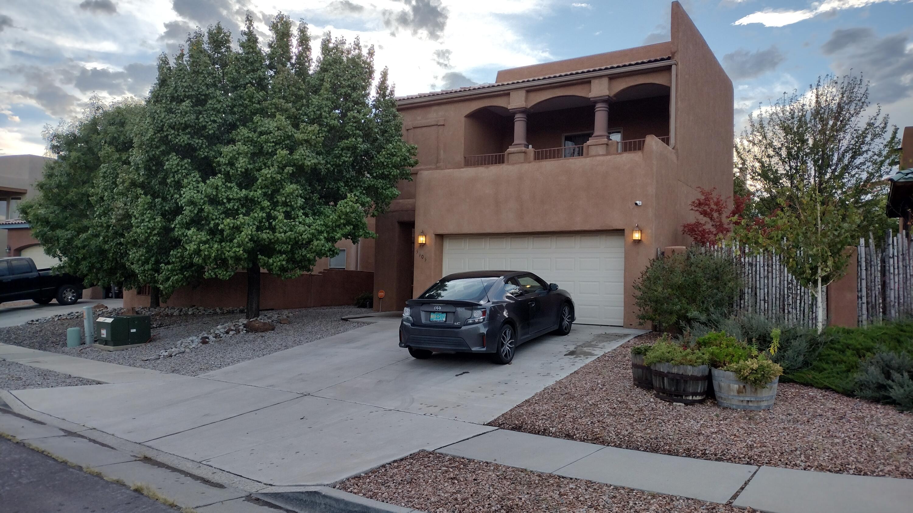 5905 Tres Vistas Court NW, Albuquerque, NM 87120