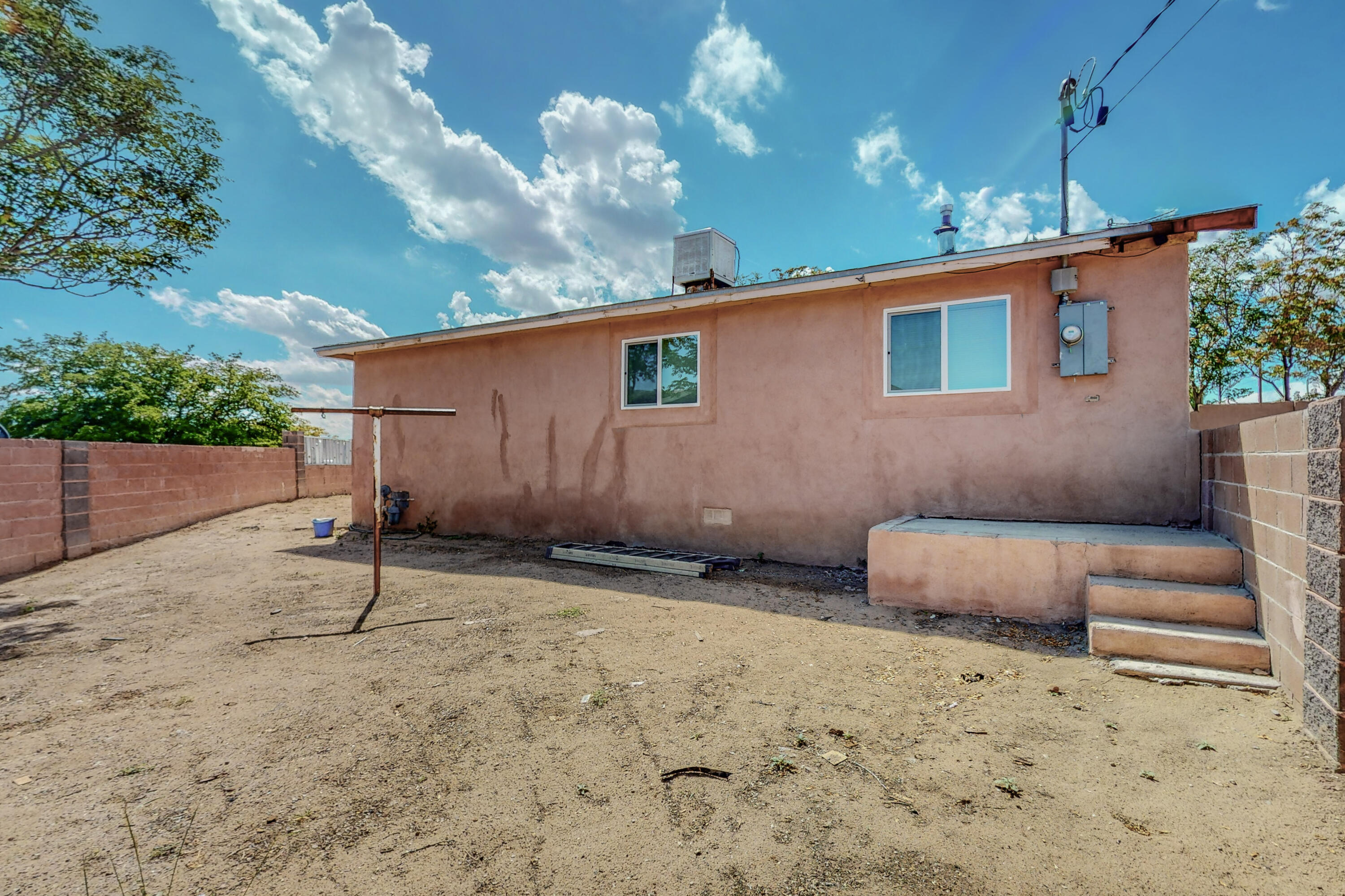 300 Bataan Drive SW, Albuquerque, NM 87121