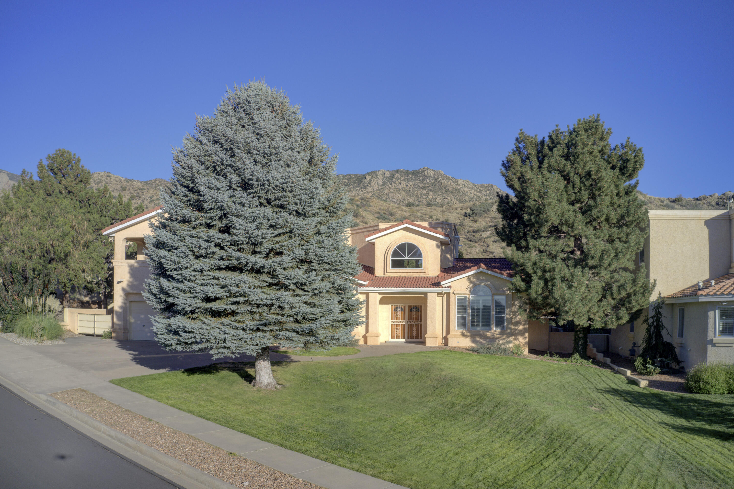 1500 Tejana Mesa Place NE, Albuquerque, NM 87112