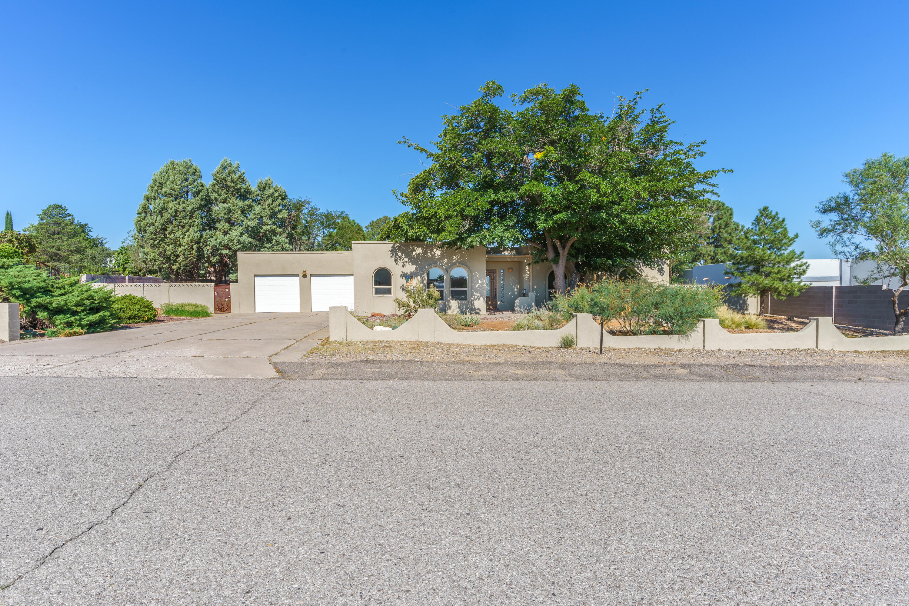 9950 Radcliffe Road NW, Albuquerque, NM 87114