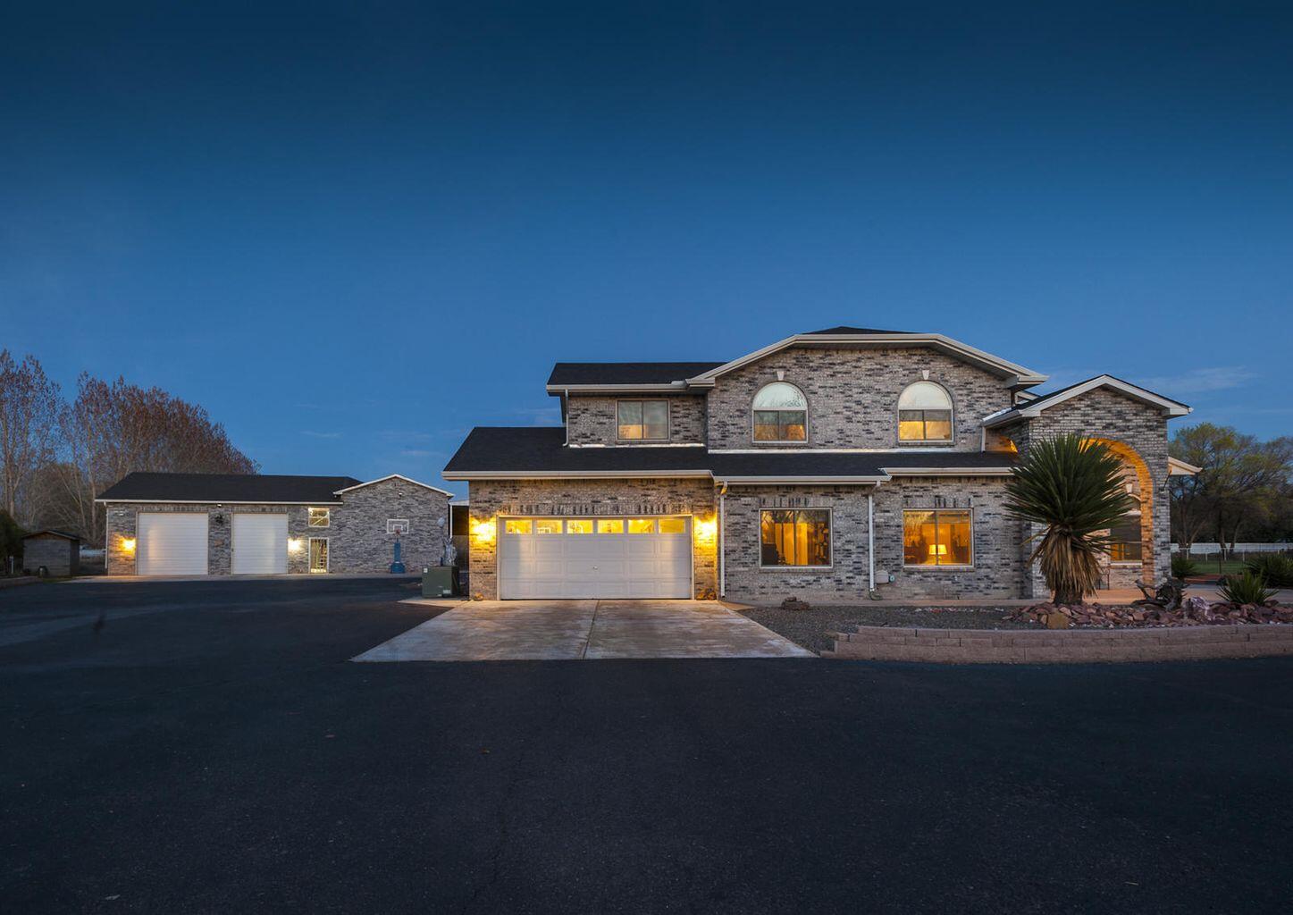 340 Garcia Lane, Bosque Farms, NM 87068