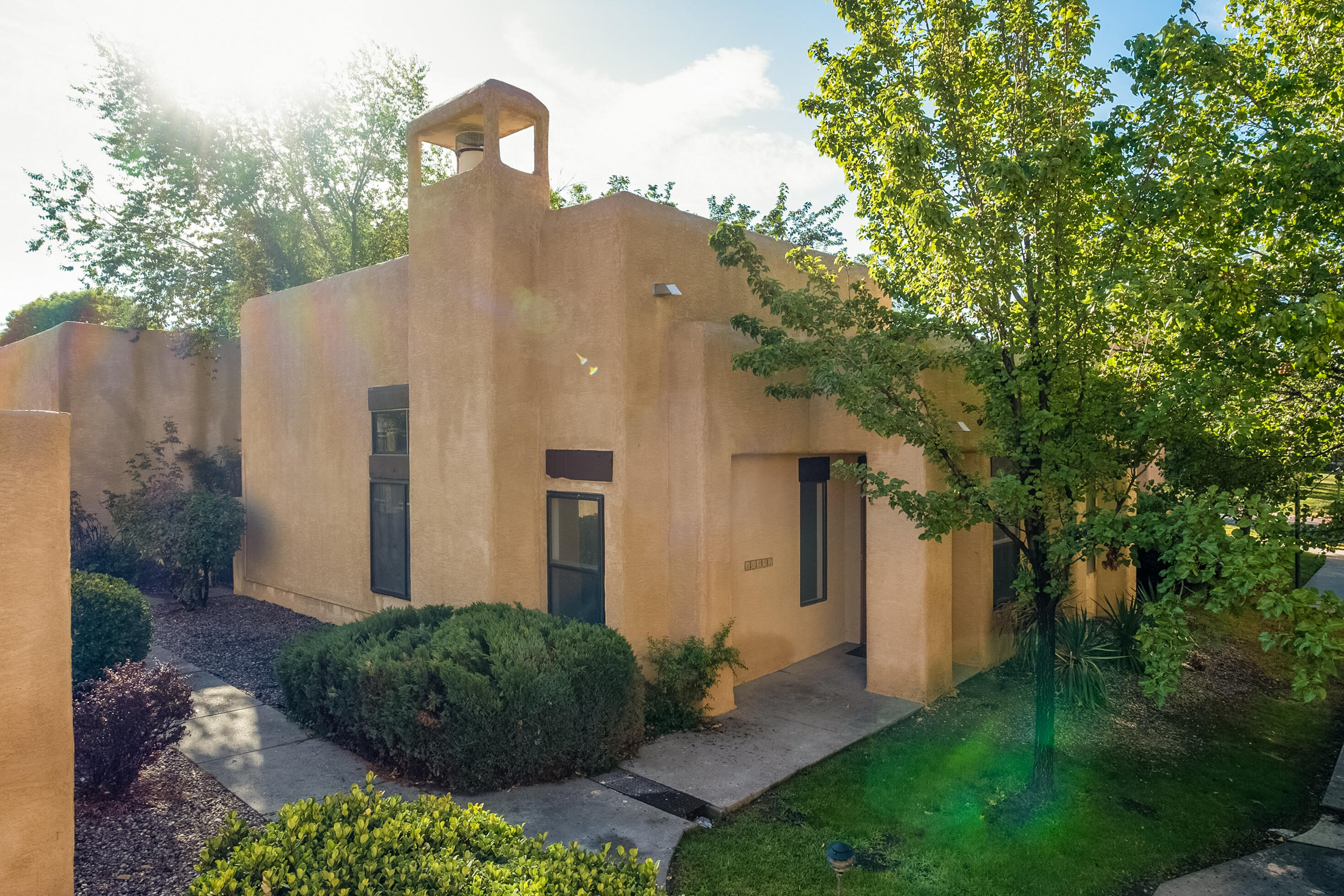 10205 Las Casitas Street NE, Albuquerque, NM 87111