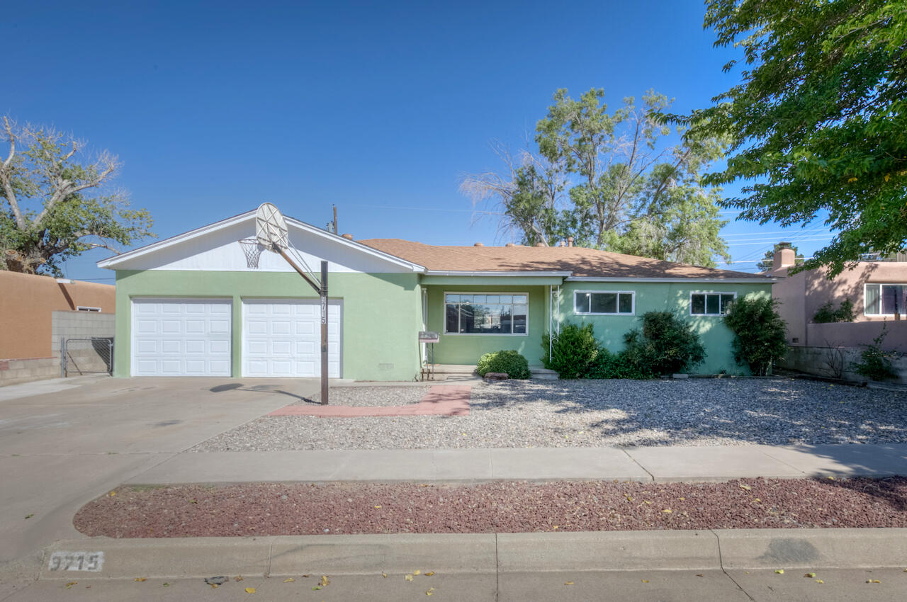 9715 Toltec Road NE, Albuquerque, NM 87111